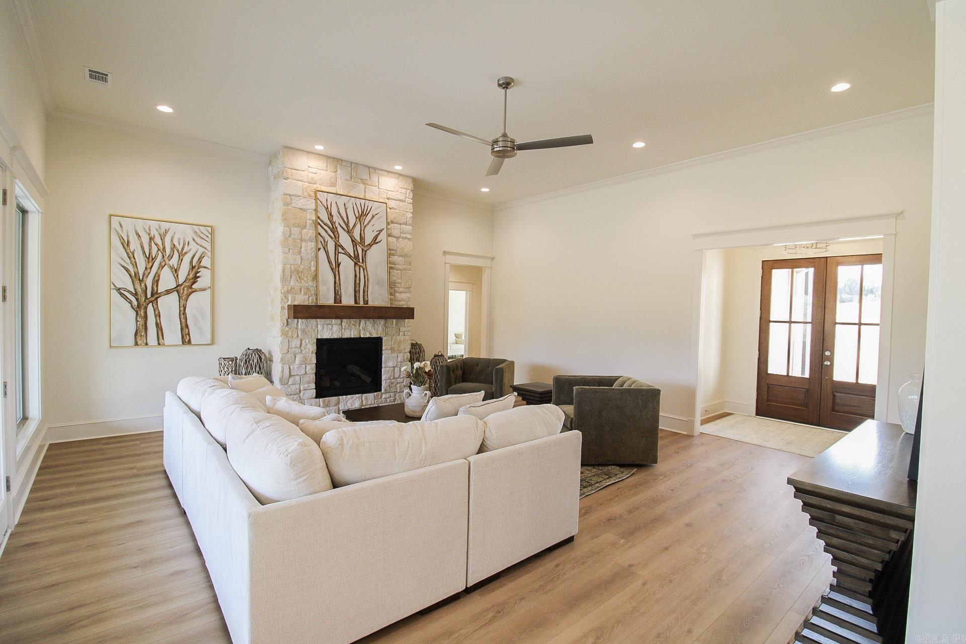 12 Highland  Greenbrier, AR