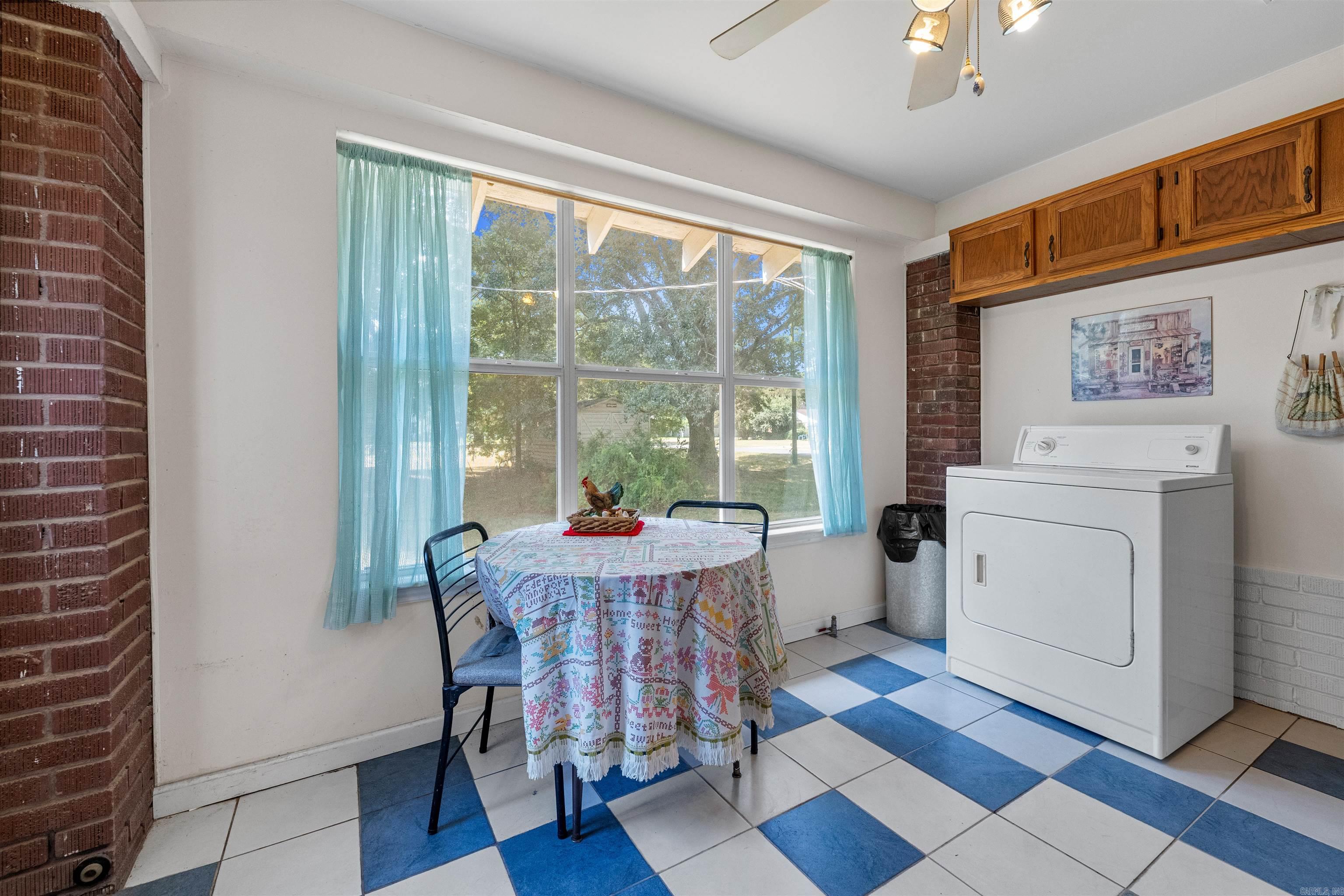 615 W Front  Lonoke, AR