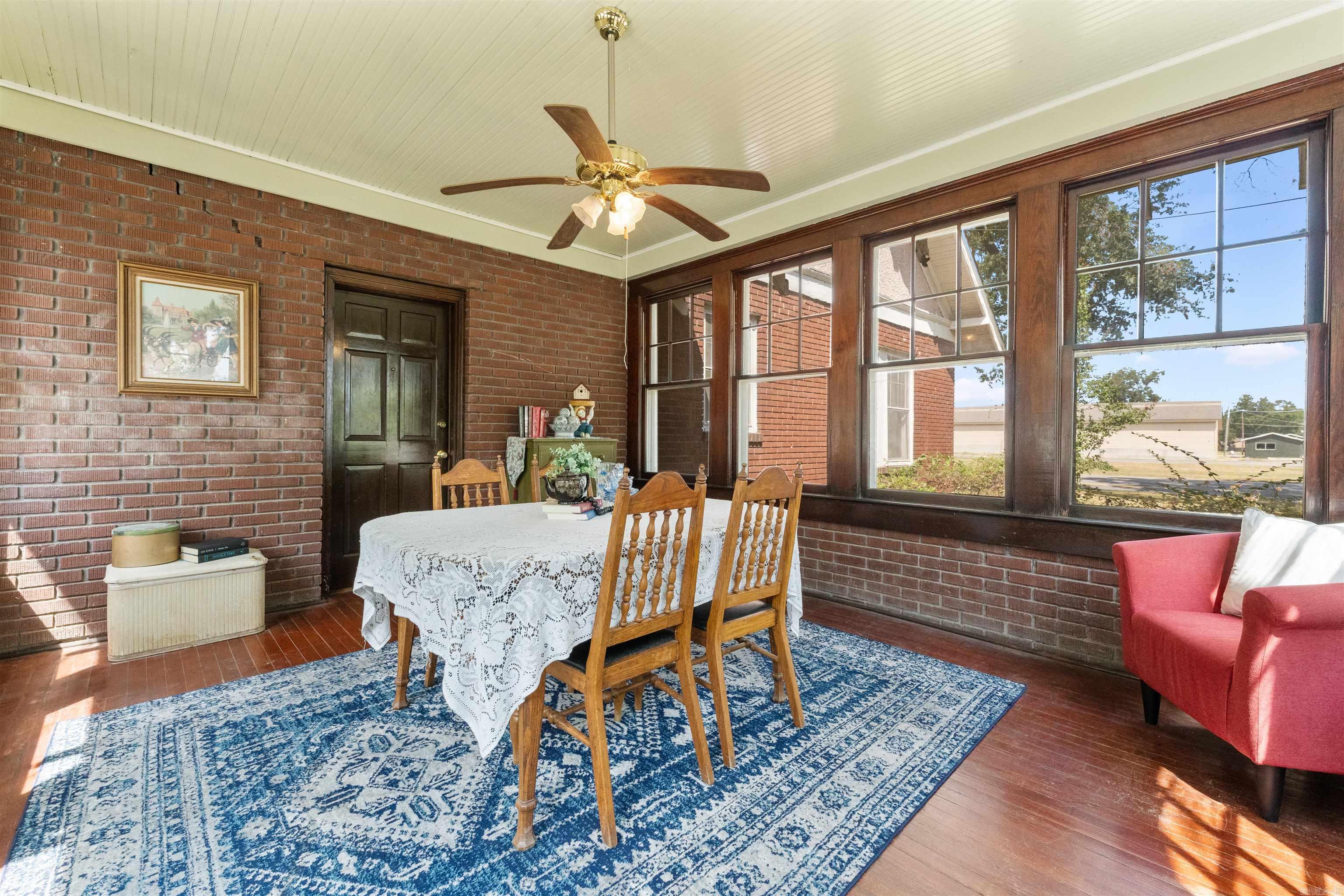 615 W Front  Lonoke, AR