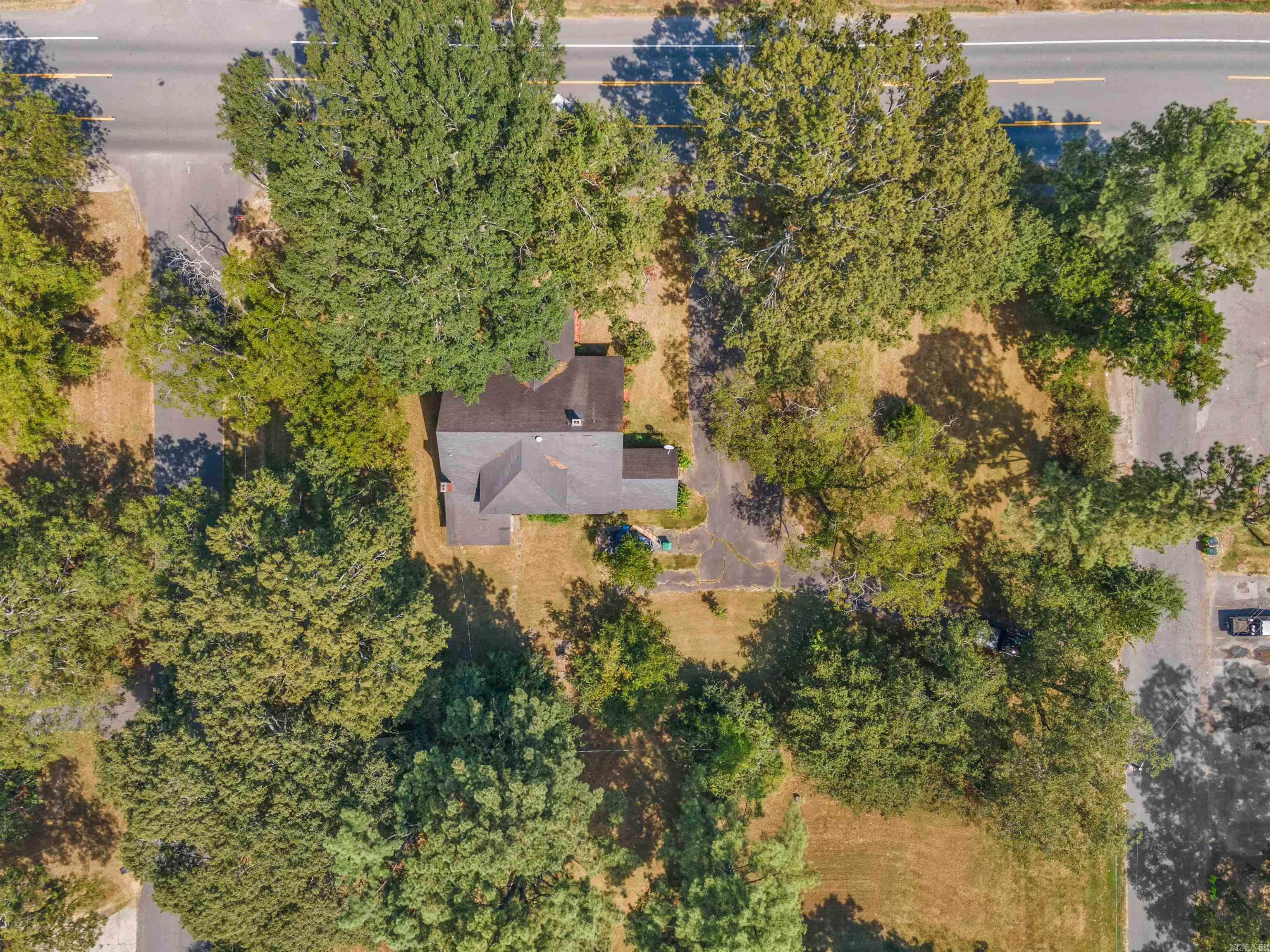 615 W Front  Lonoke, AR