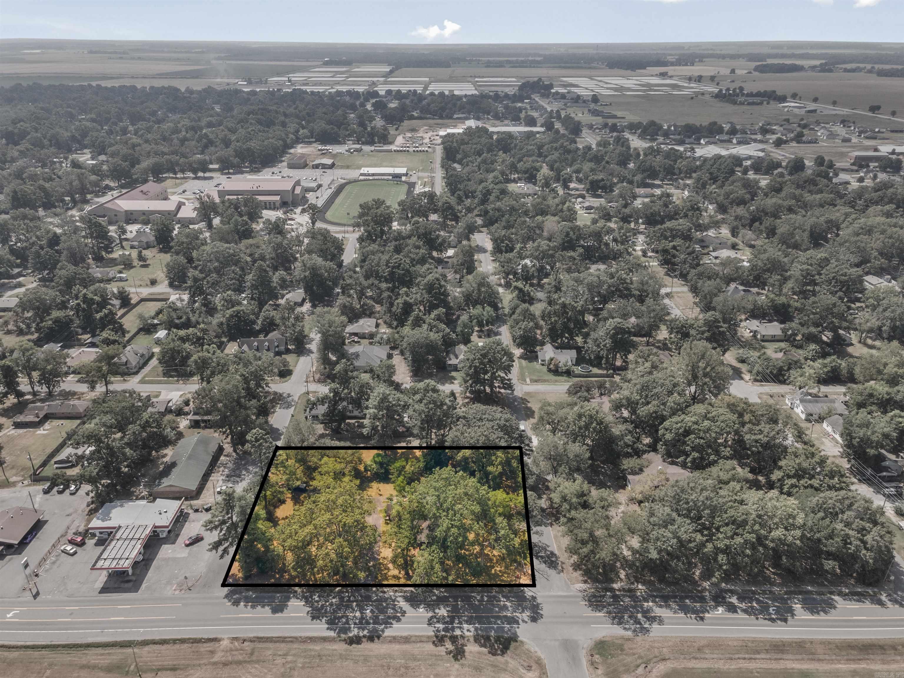 615 W Front  Lonoke, AR