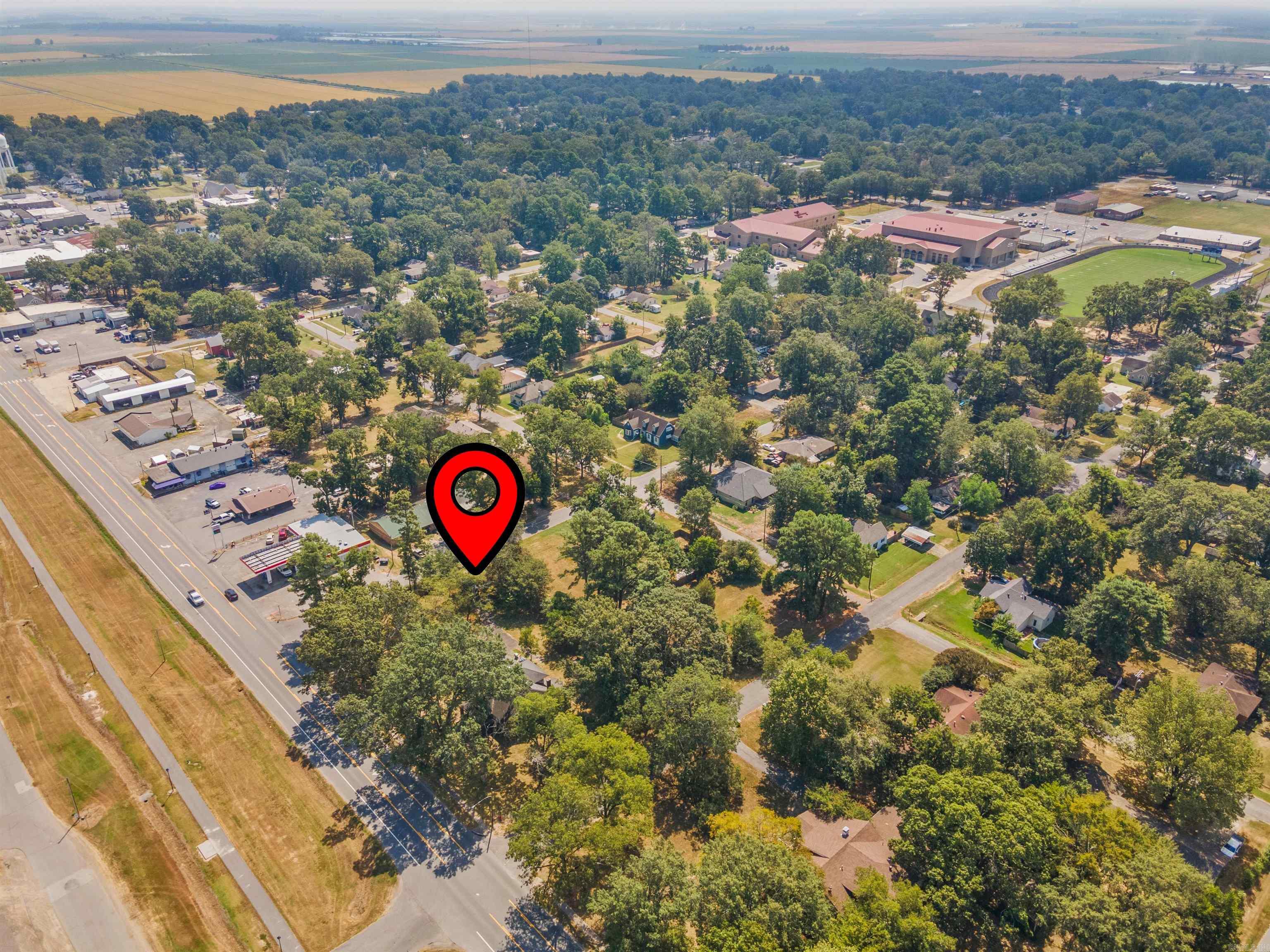 615 W Front  Lonoke, AR