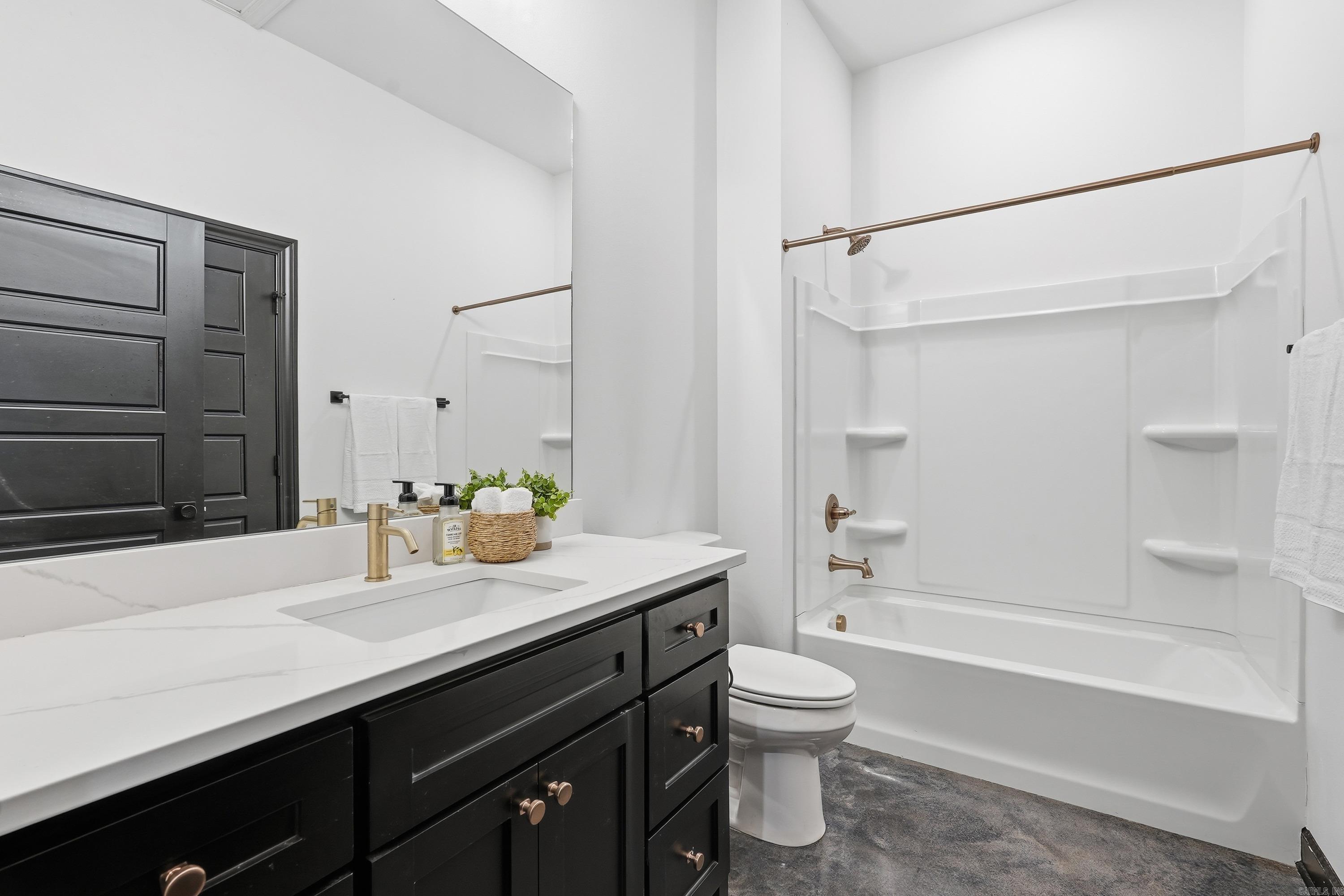 2121 COMMERCE  Little Rock, AR