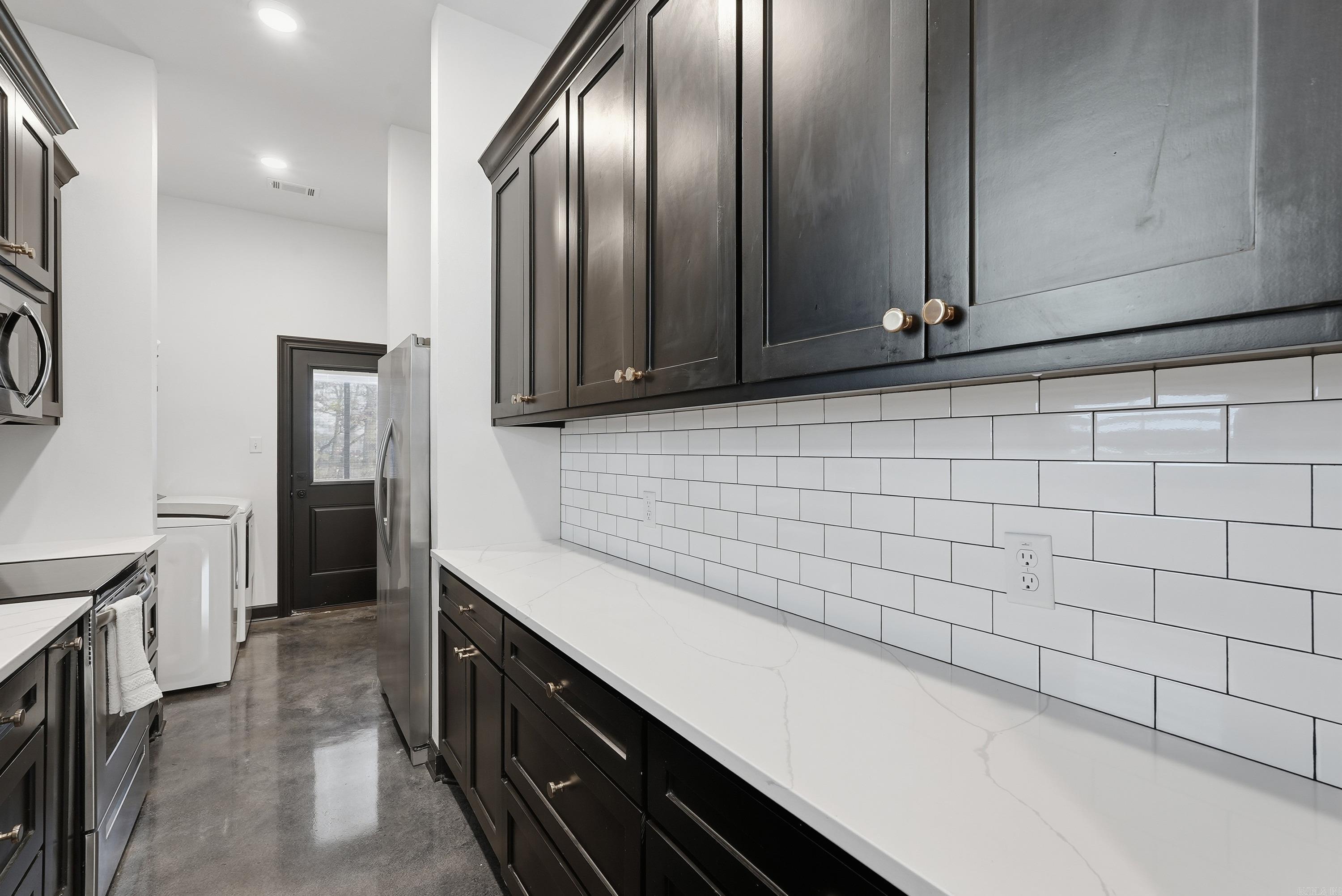 2121 COMMERCE  Little Rock, AR