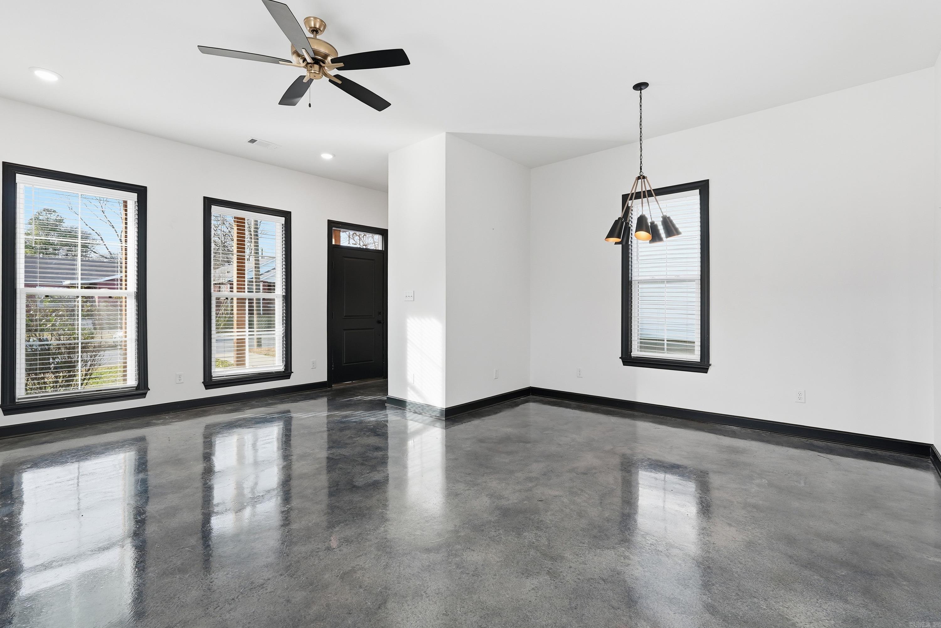 2121 COMMERCE  Little Rock, AR