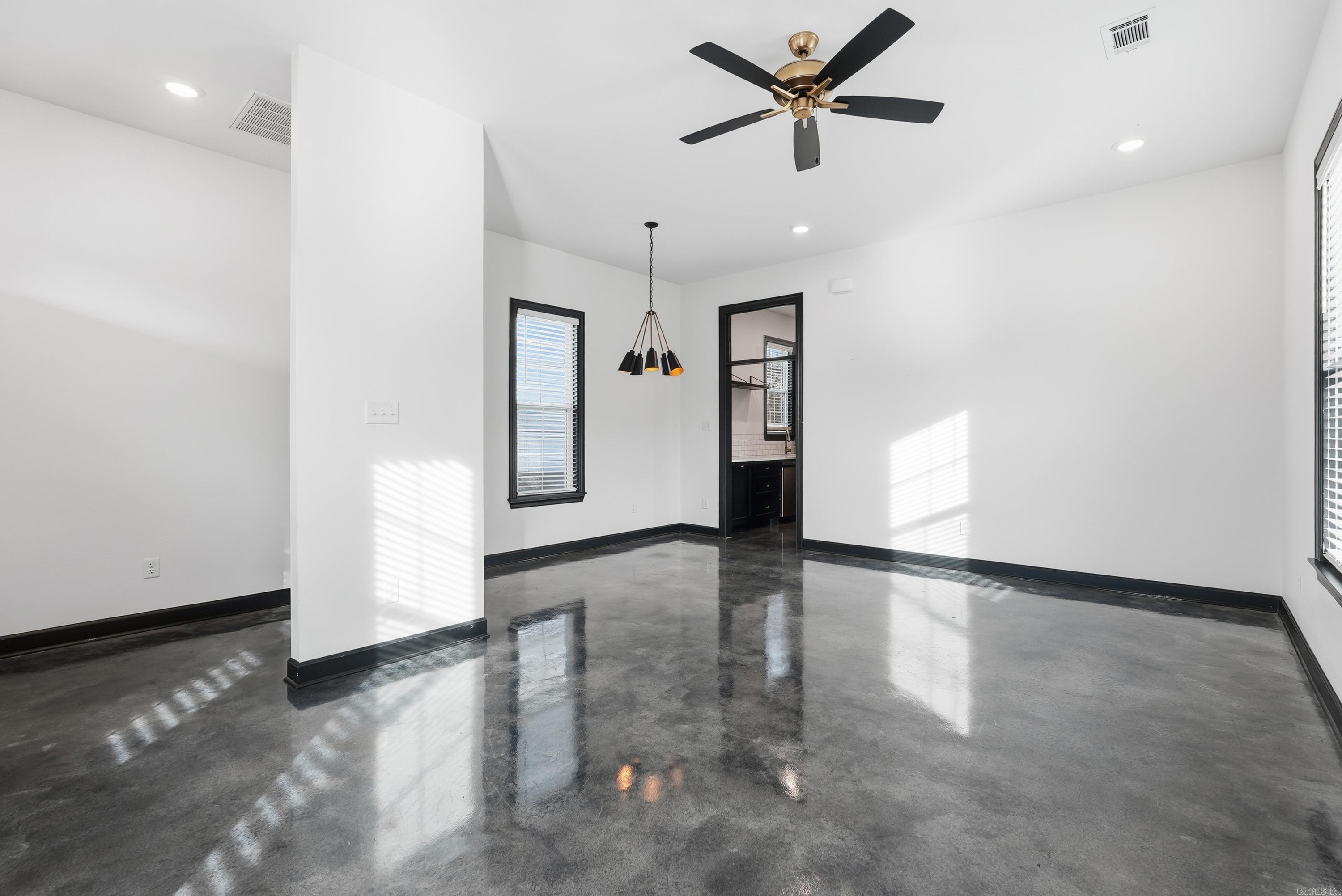 2121 COMMERCE  Little Rock, AR