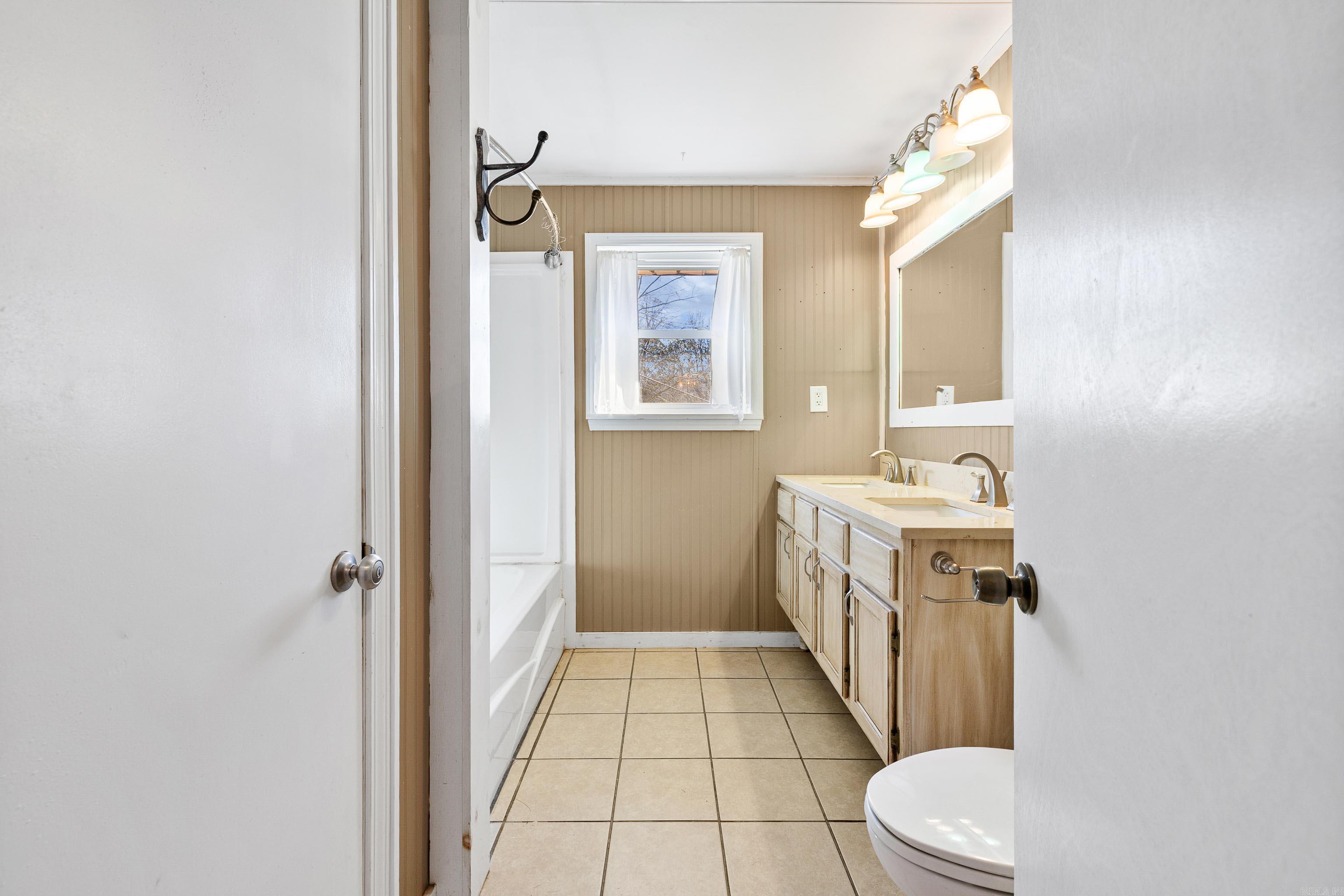 1213 N Shady Lane Bauxite, AR 72015