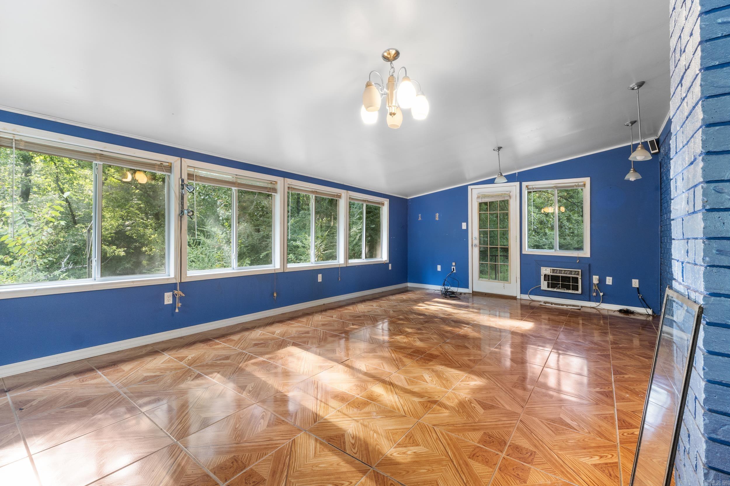 45 E Pleasant Valley  Greenbrier, AR