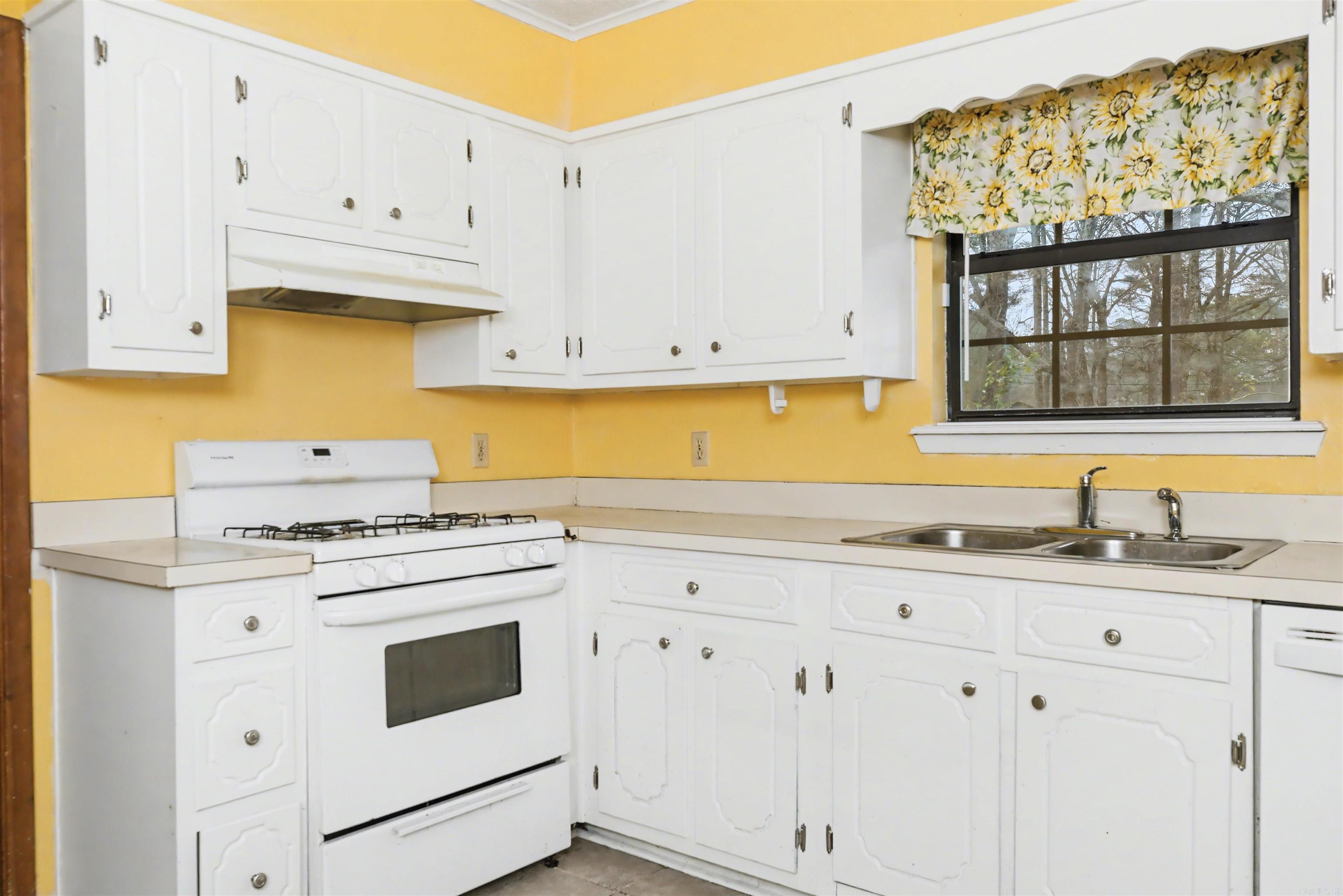 3609 Old Warren  Pine Bluff, AR