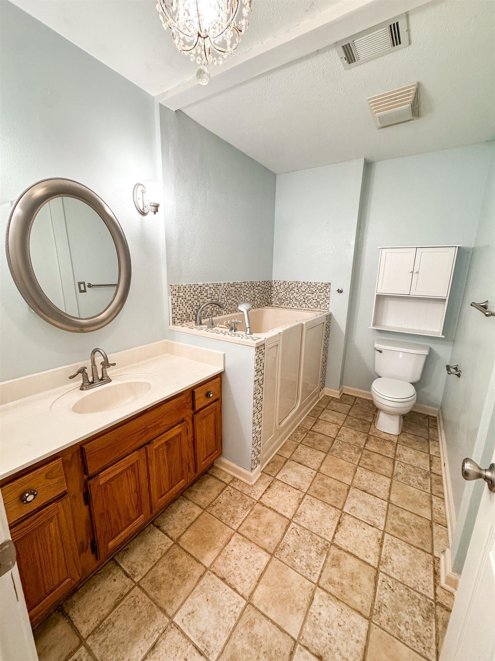 31 River Oaks Trace  Searcy, AR