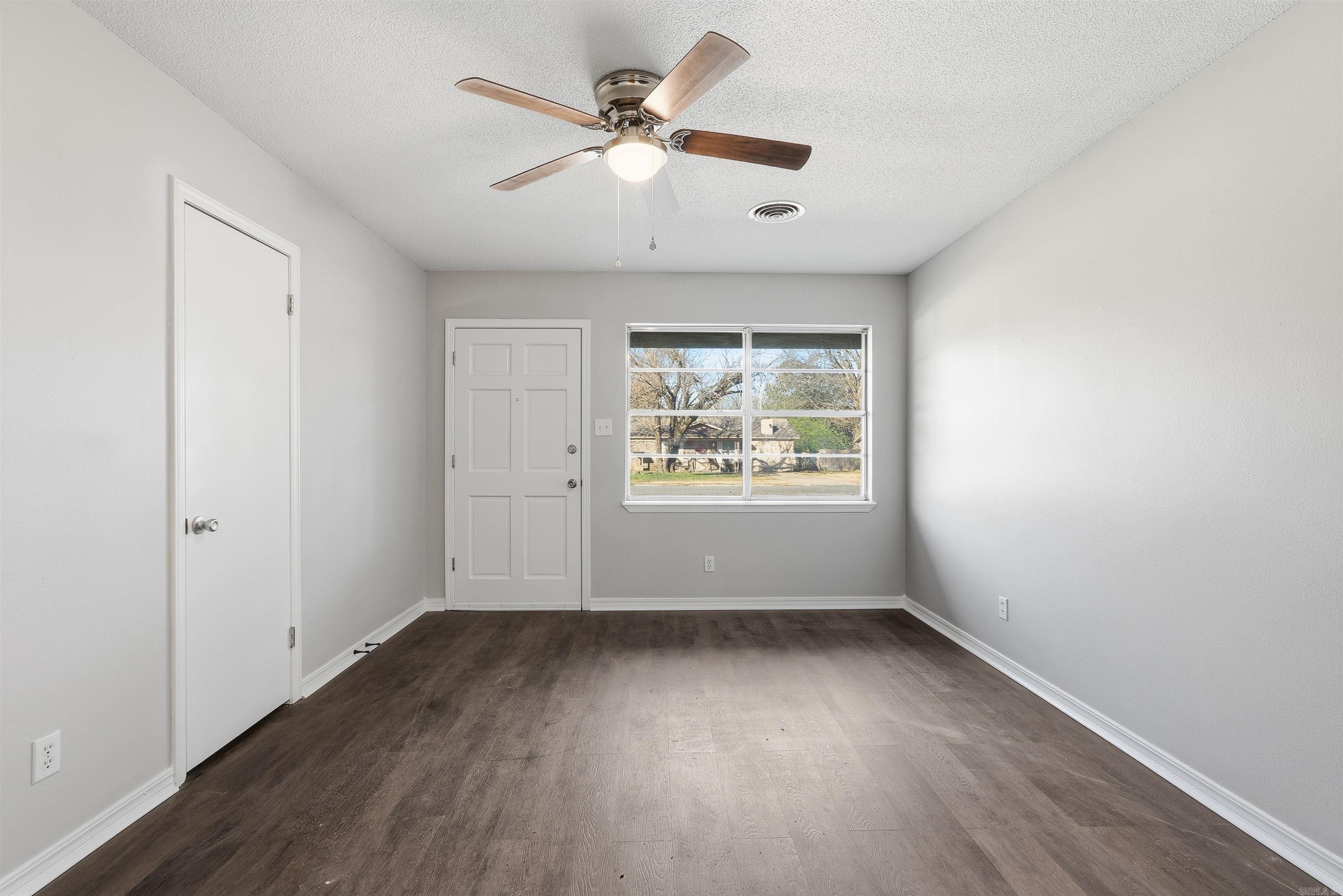 902 E 11th  Russellville, AR