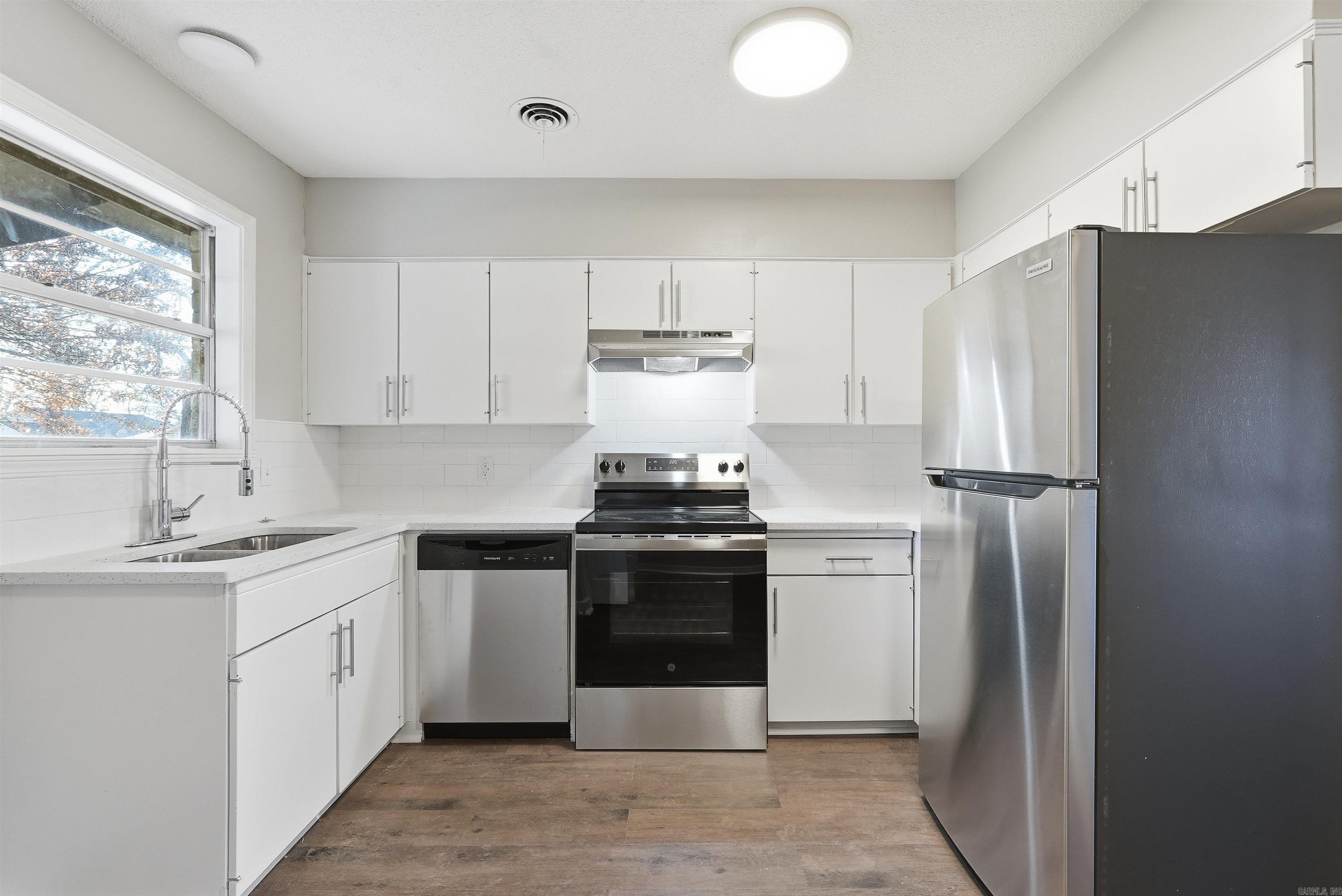 902 E 11th  Russellville, AR