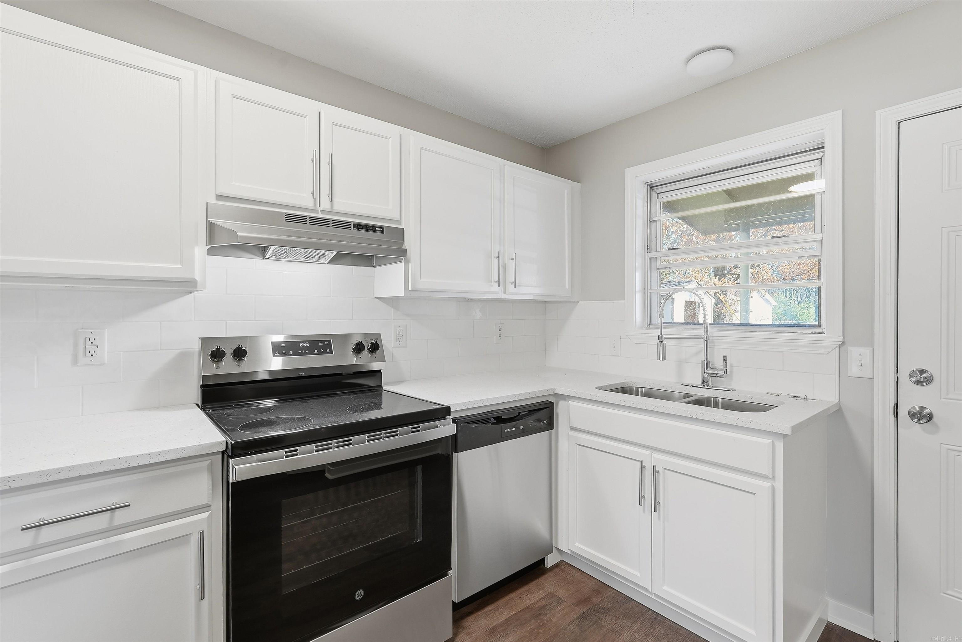 902 E 11th  Russellville, AR