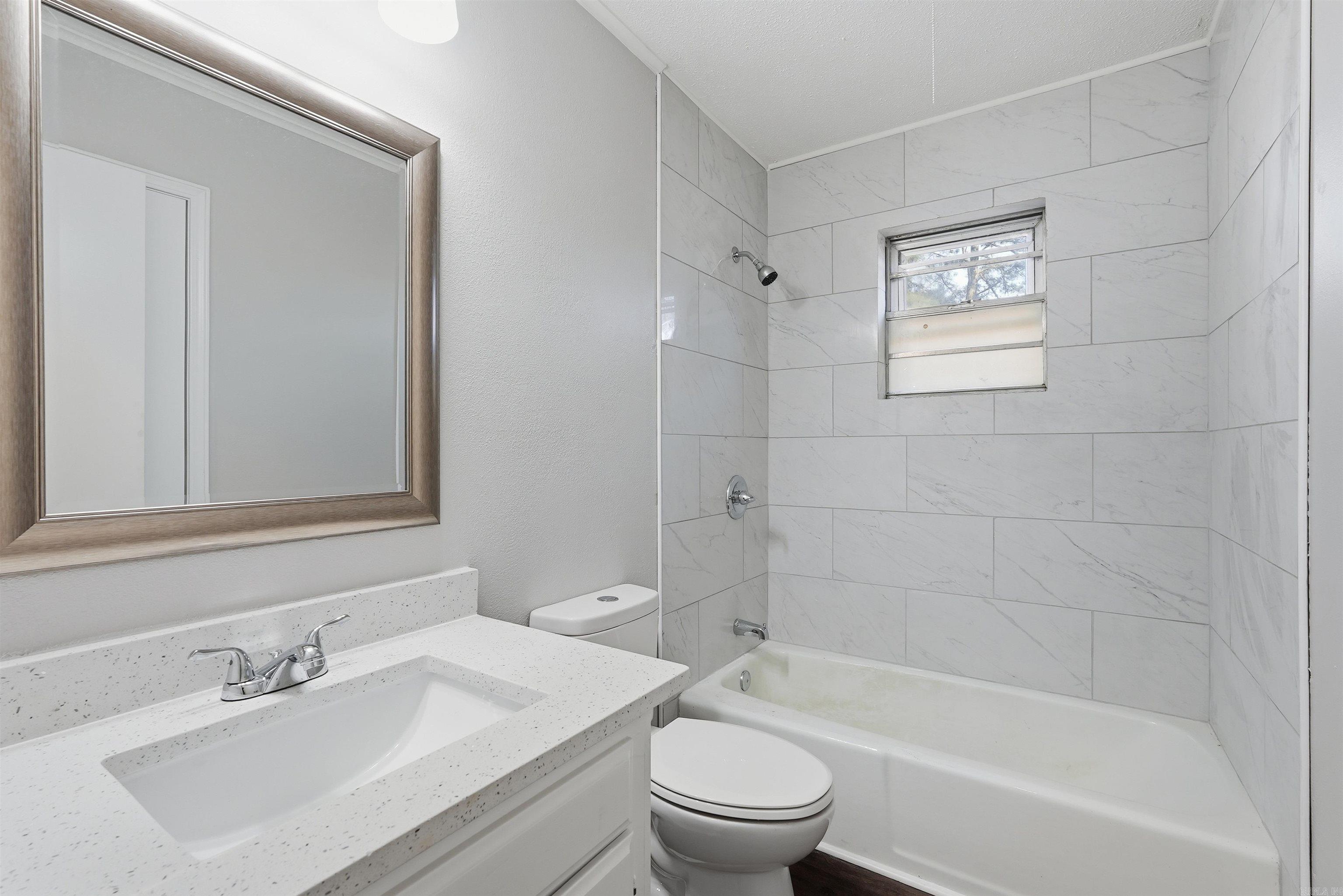 902 E 11th  Russellville, AR