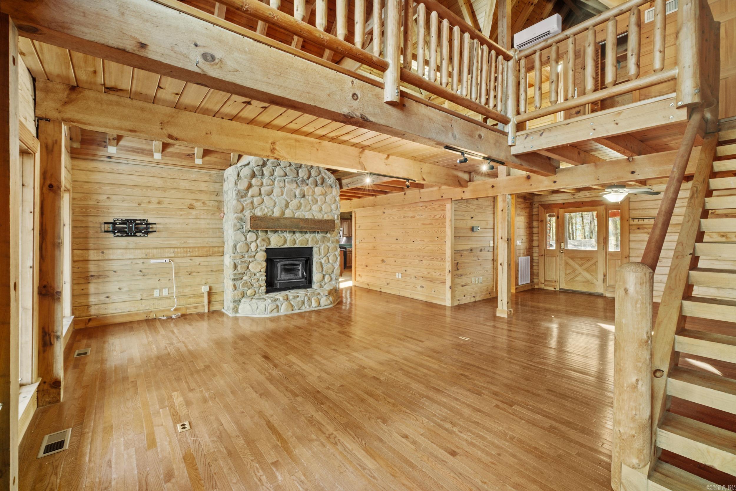 35 Sunshine Point Greers Ferry, AR 72067