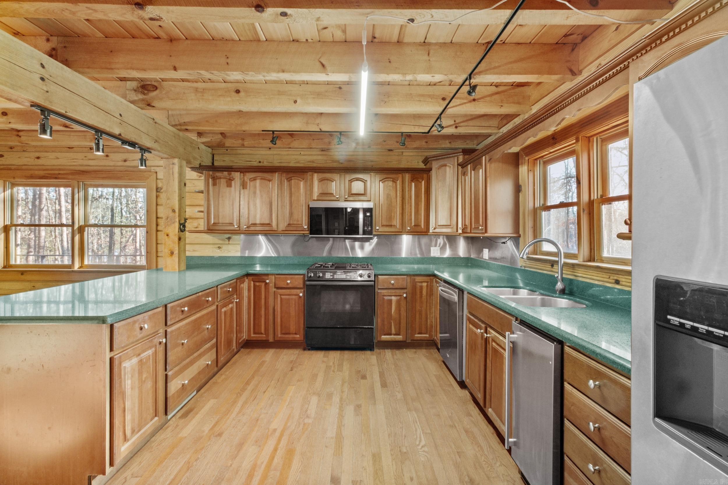 35 Sunshine  Greers Ferry, AR