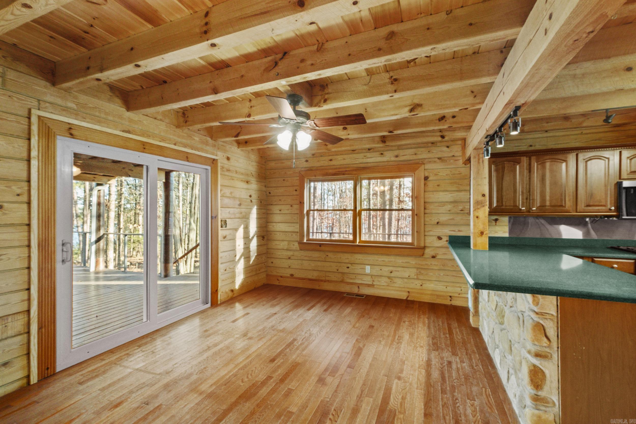 35 Sunshine Point Greers Ferry, AR 72067