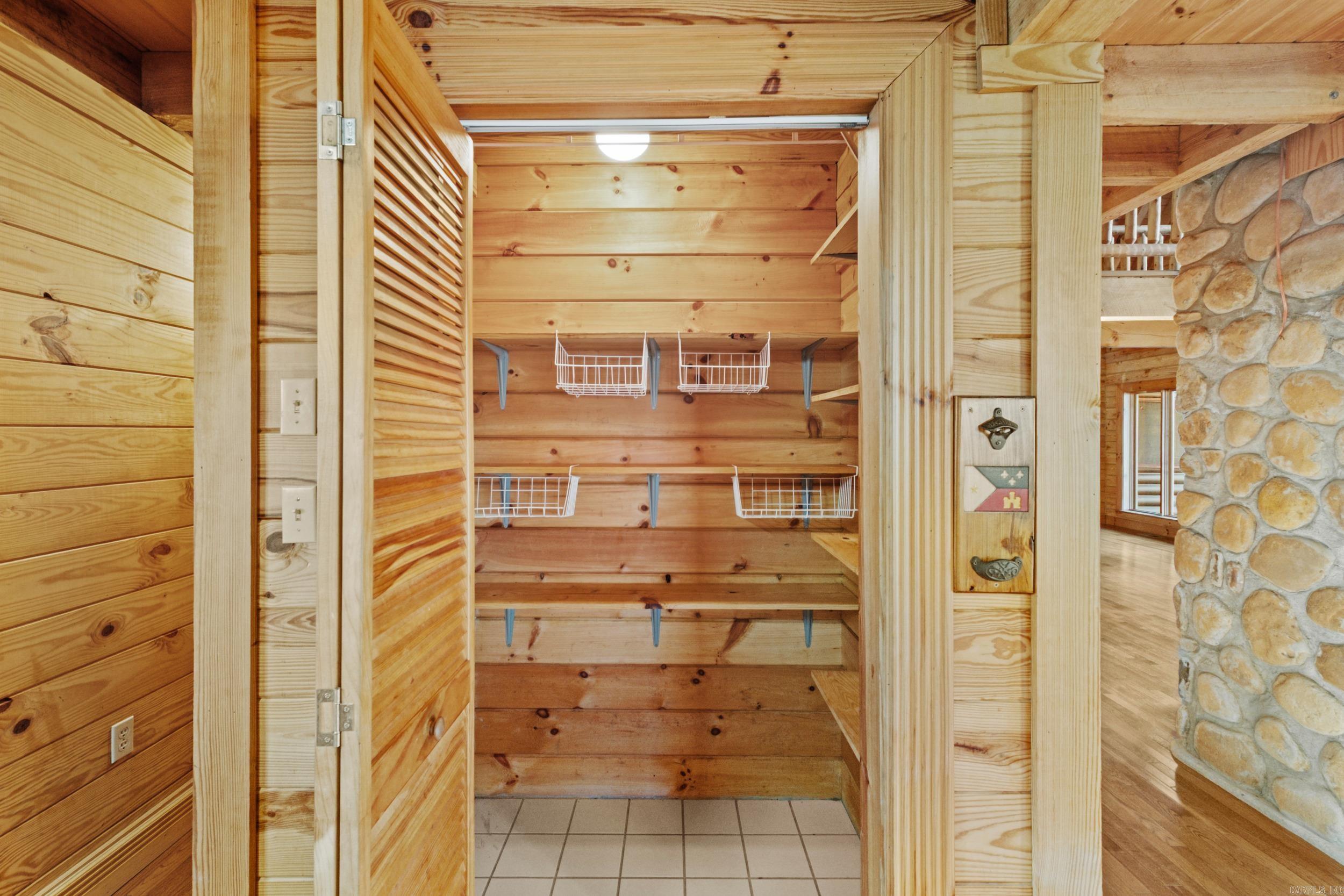 35 Sunshine Point Greers Ferry, AR 72067