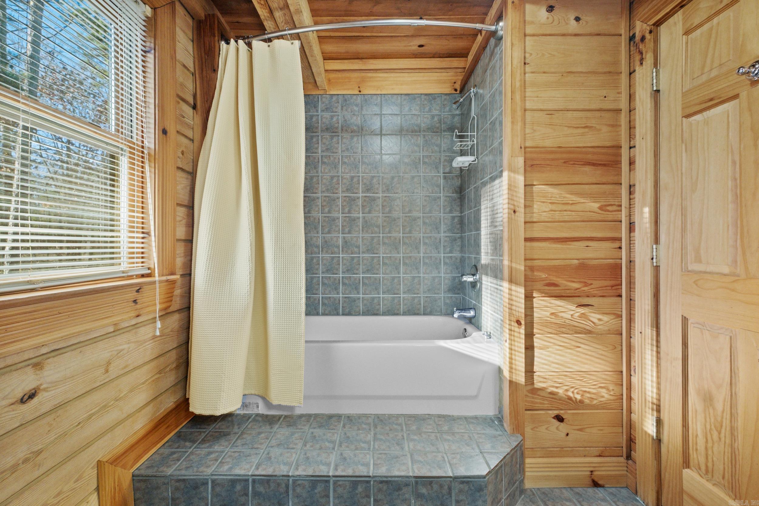 35 Sunshine  Greers Ferry, AR