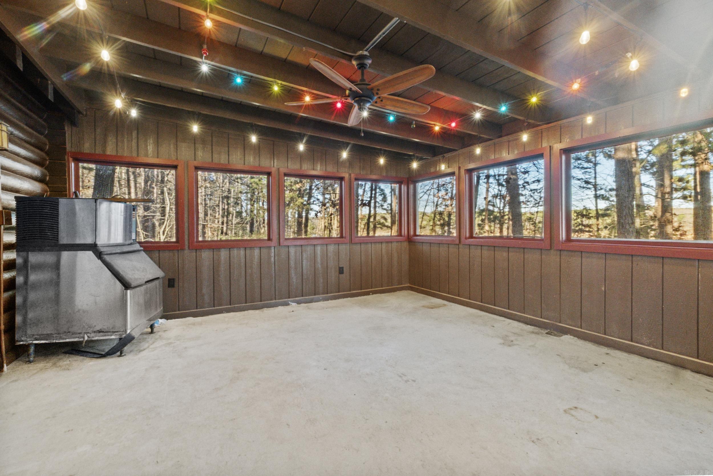 35 Sunshine  Greers Ferry, AR