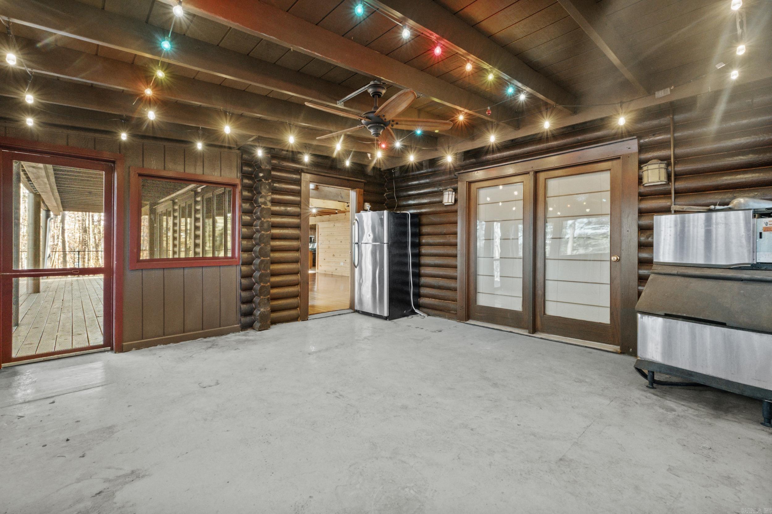 35 Sunshine Point Greers Ferry, AR 72067