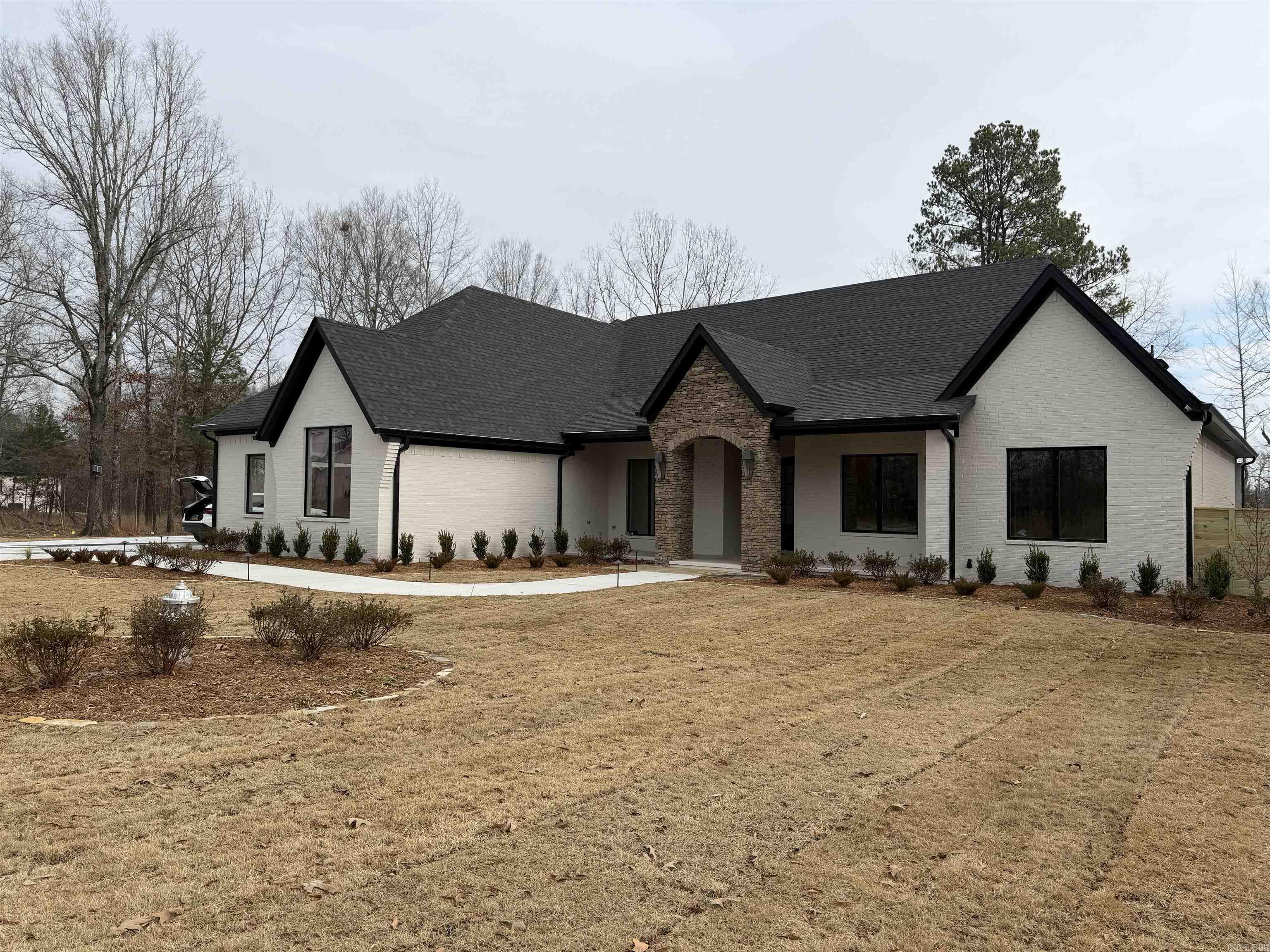 207 Shagbark Trail Maumelle, AR 72113