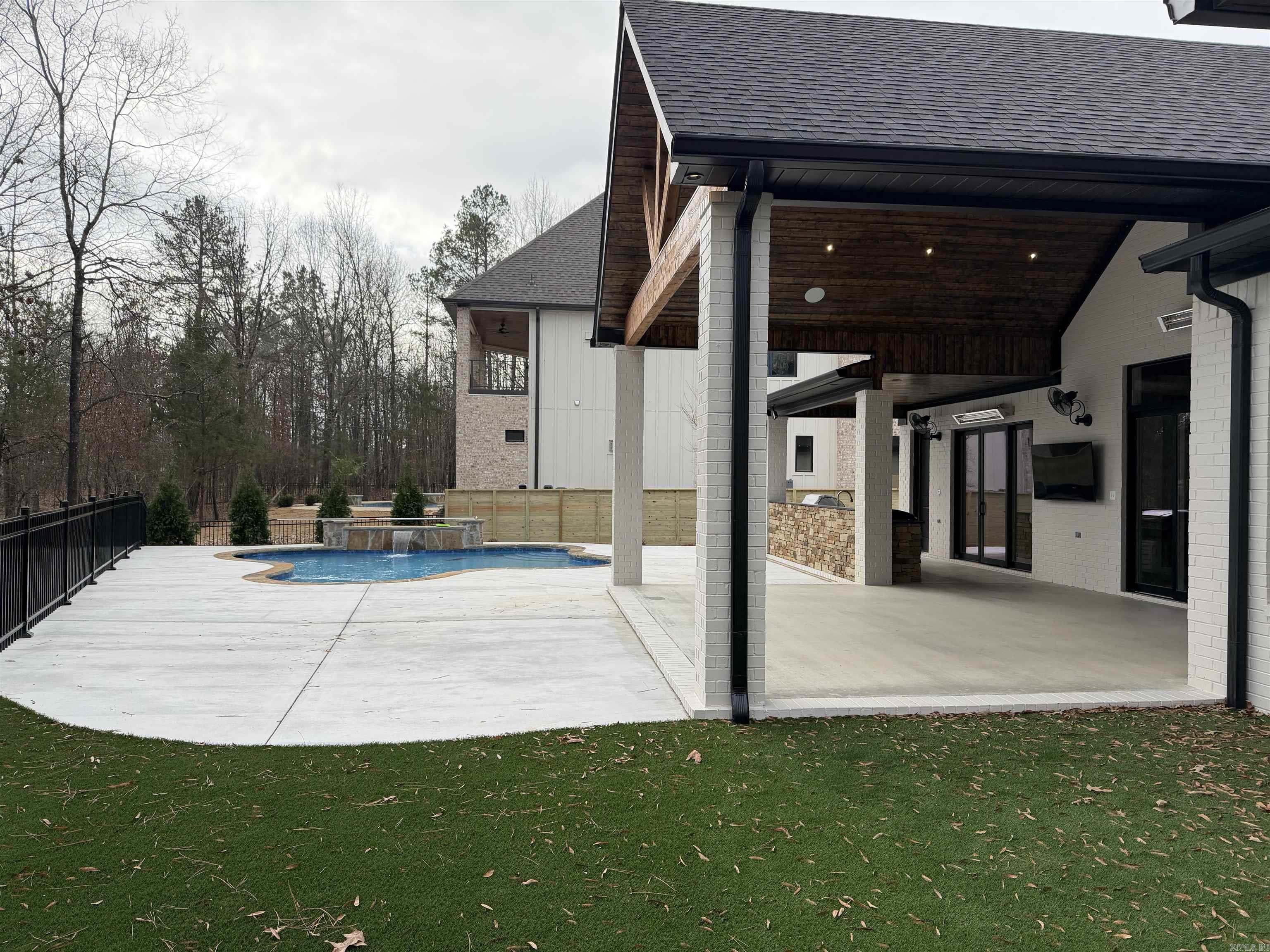 207 Shagbark Trail Maumelle, AR 72113