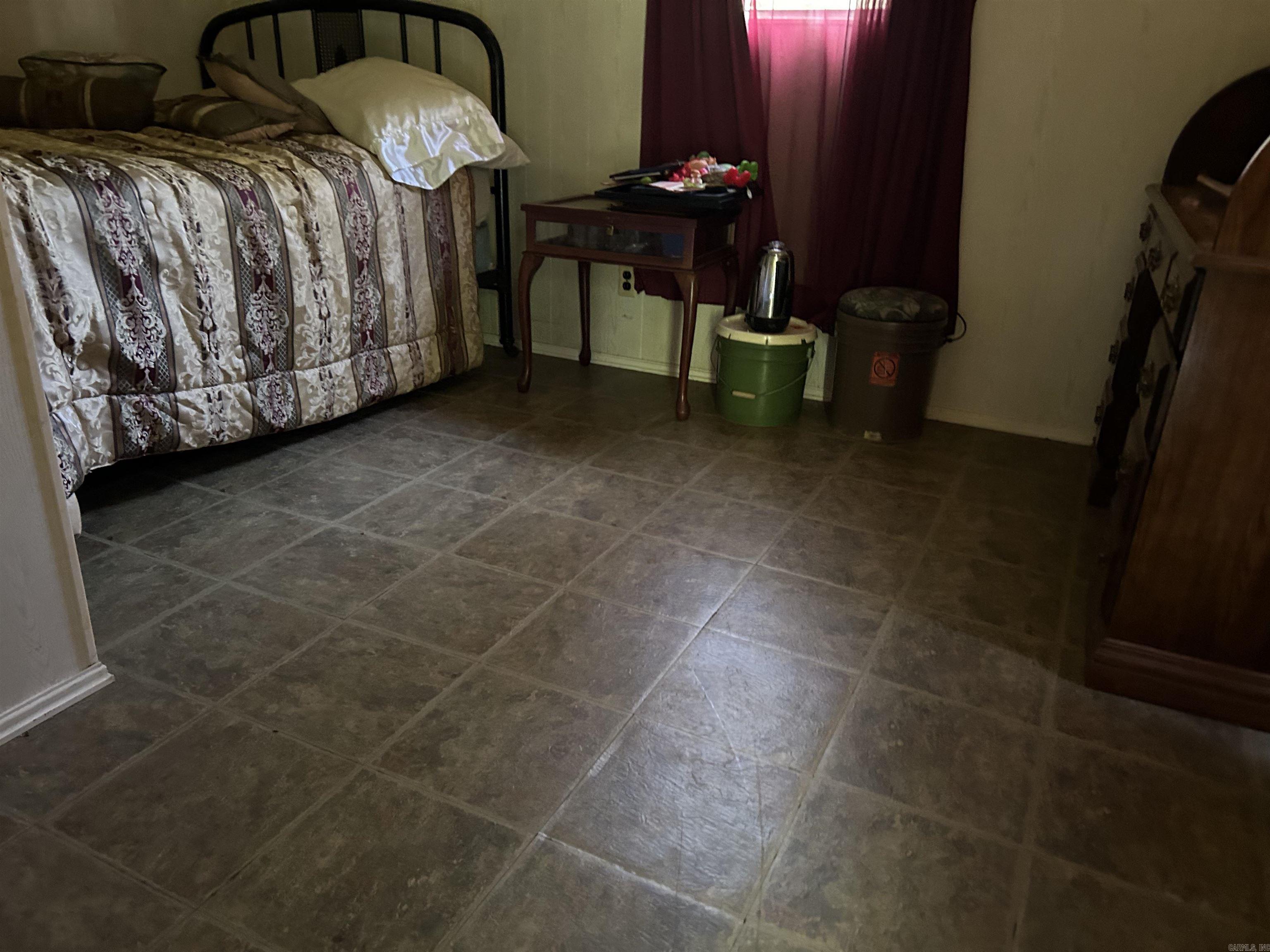 175 Achy Breaky  Greers Ferry, AR