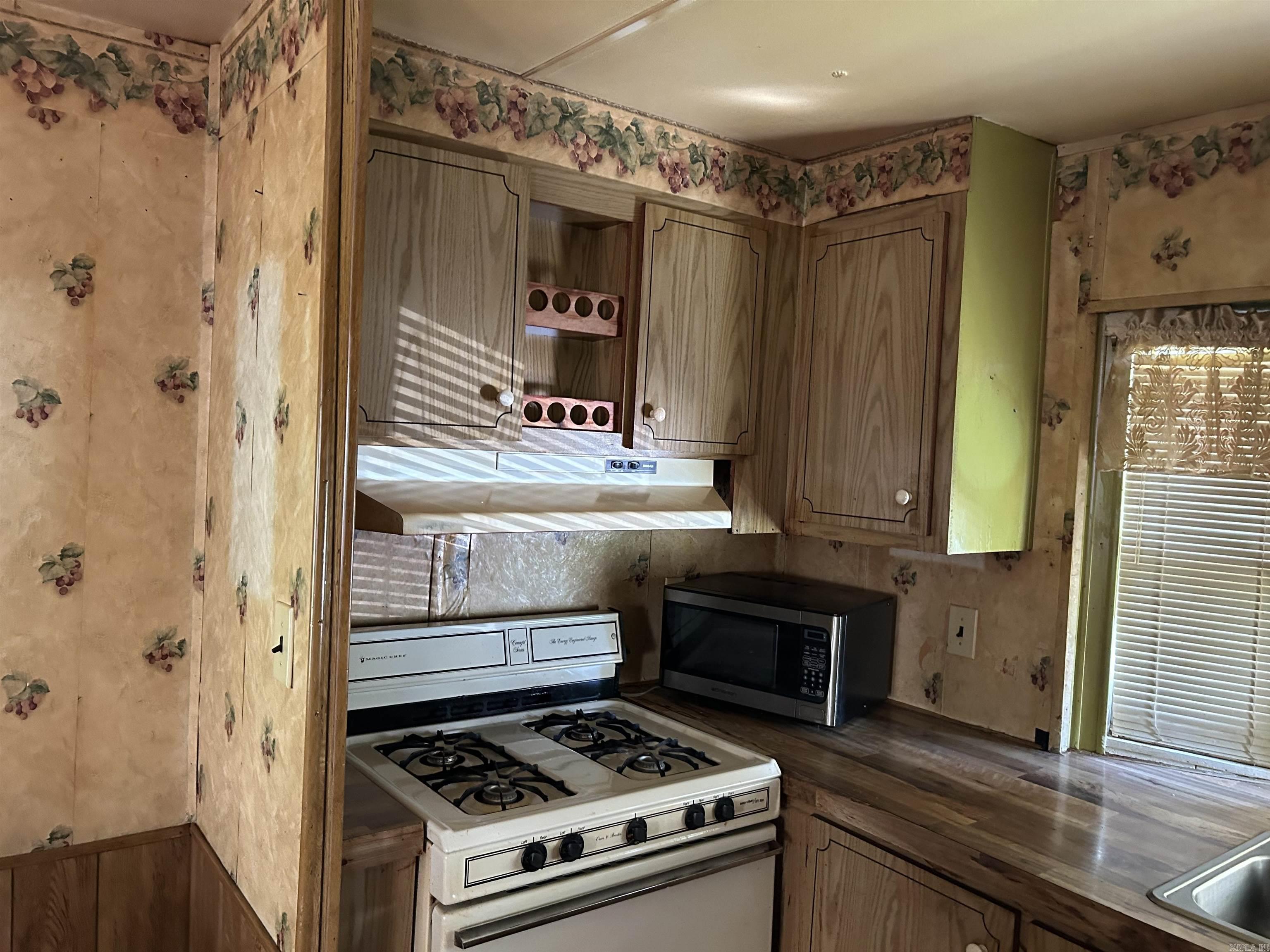 175 Achy Breaky  Greers Ferry, AR