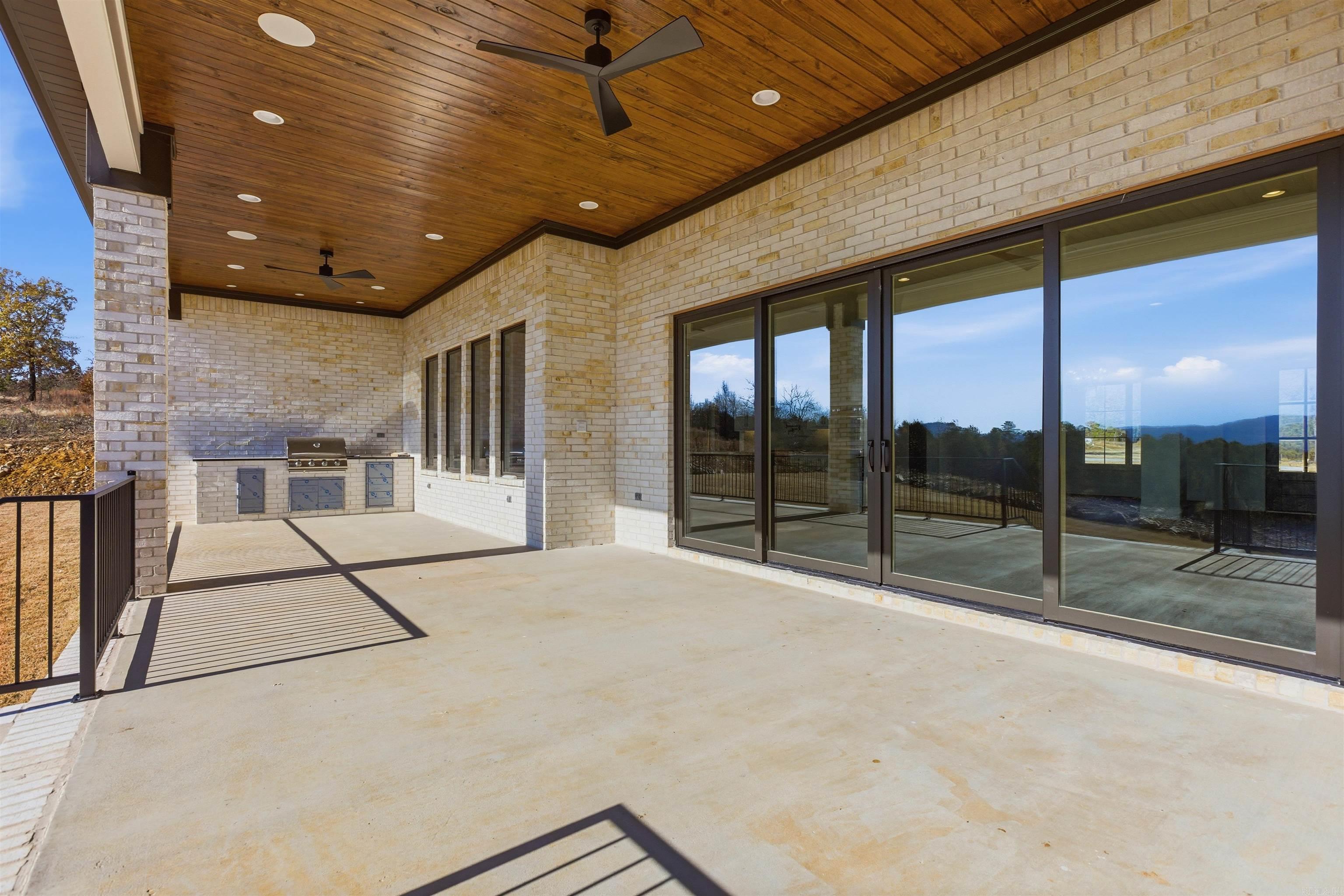 21423 Waterview  Roland, AR