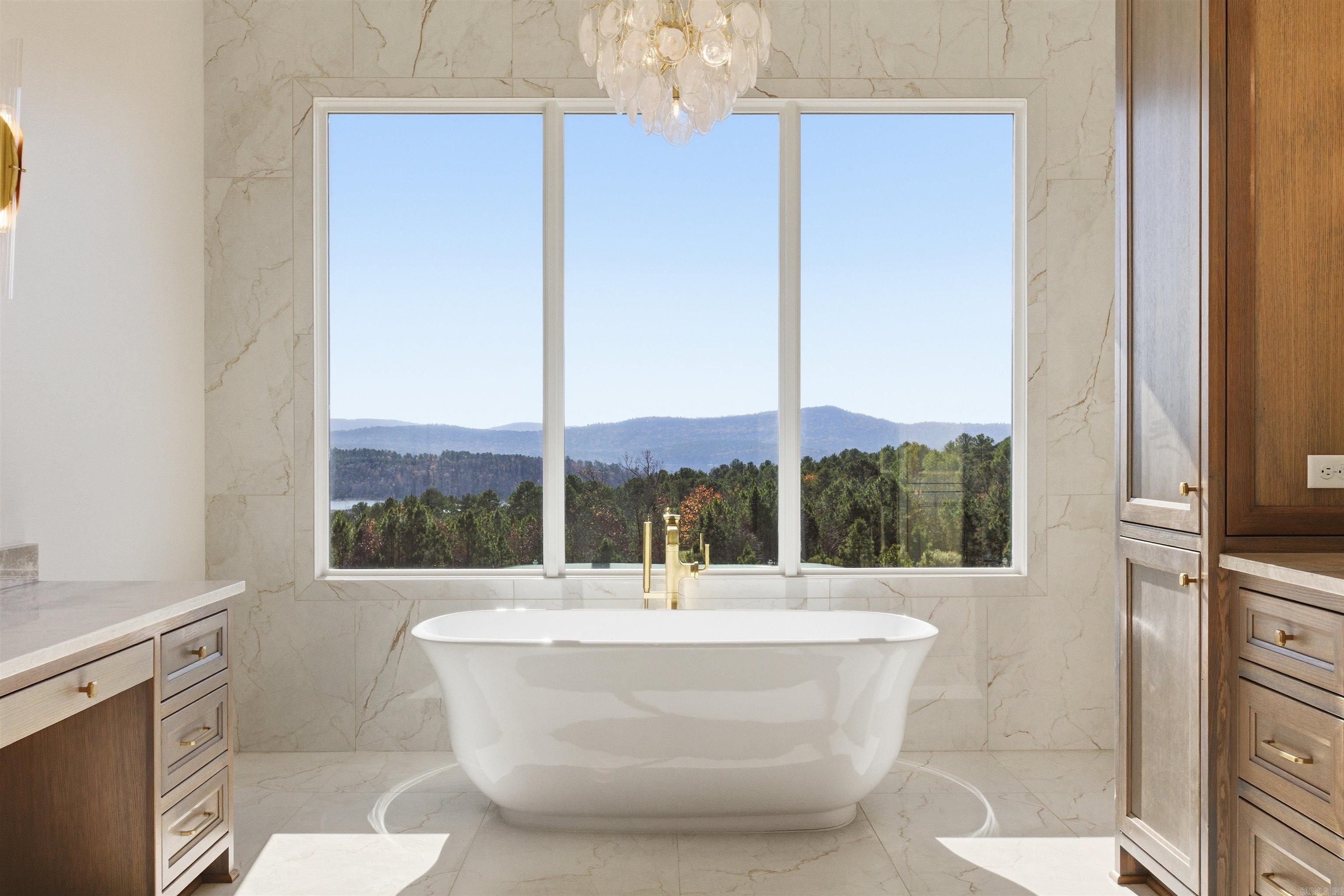 21423 Waterview  Roland, AR