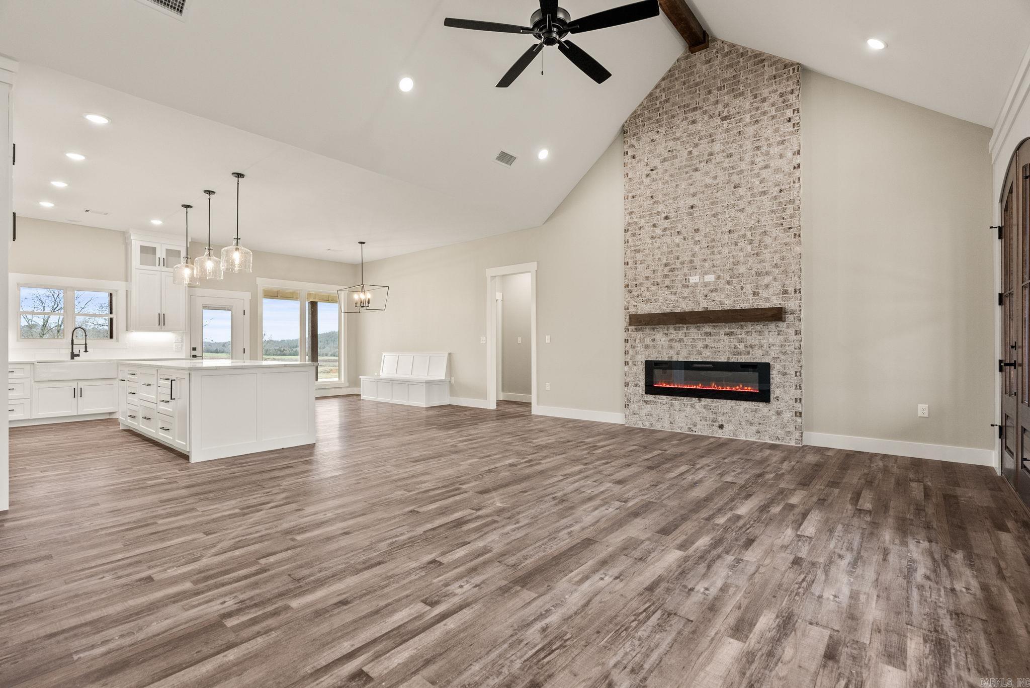 76 Republican Loop  Greenbrier, AR