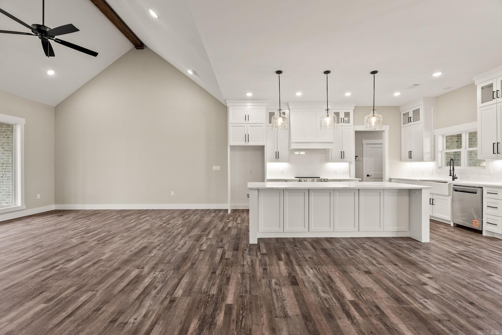 76 Republican Loop  Greenbrier, AR