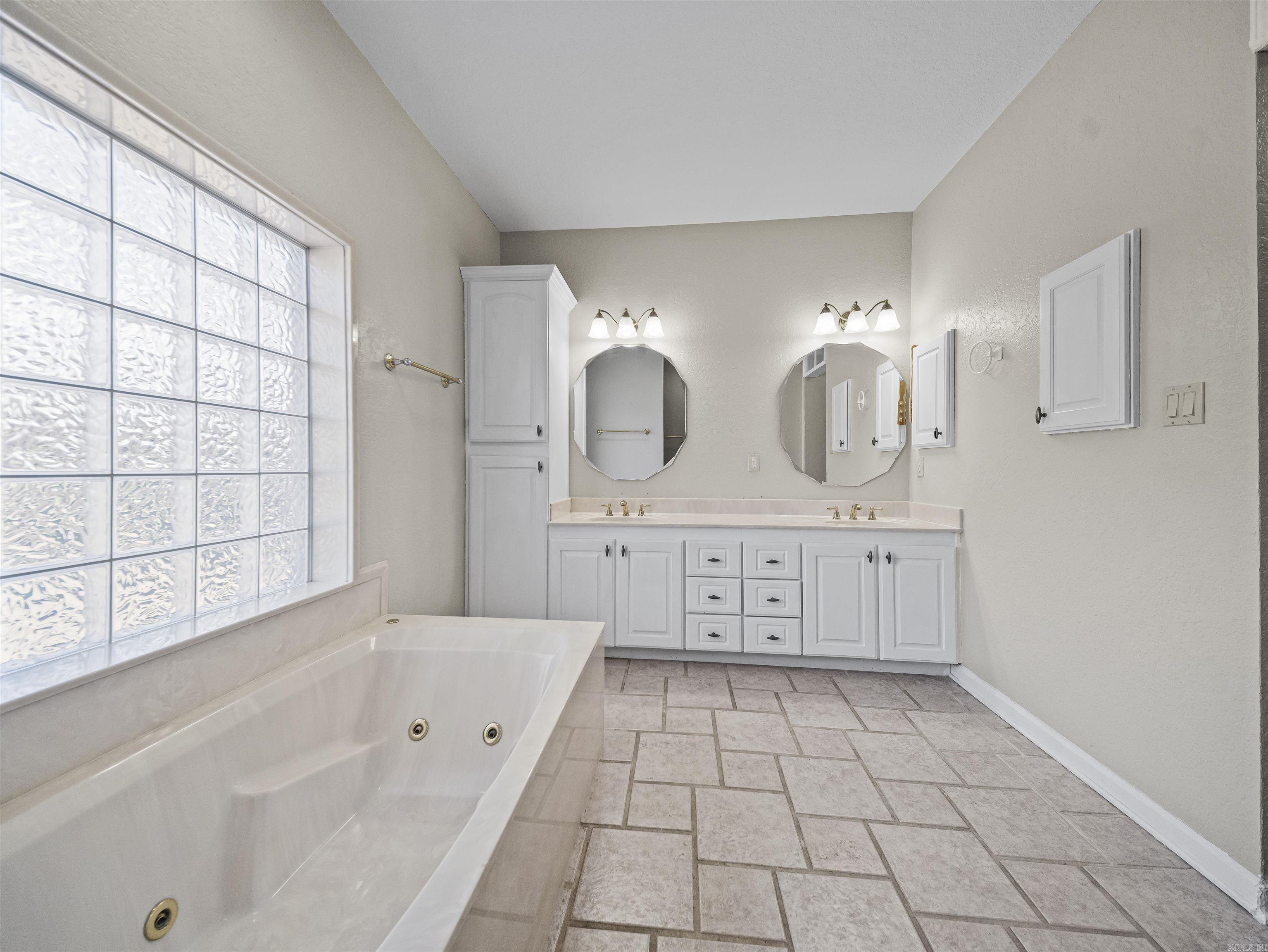 7 Resplandor  Hot Springs Village, AR