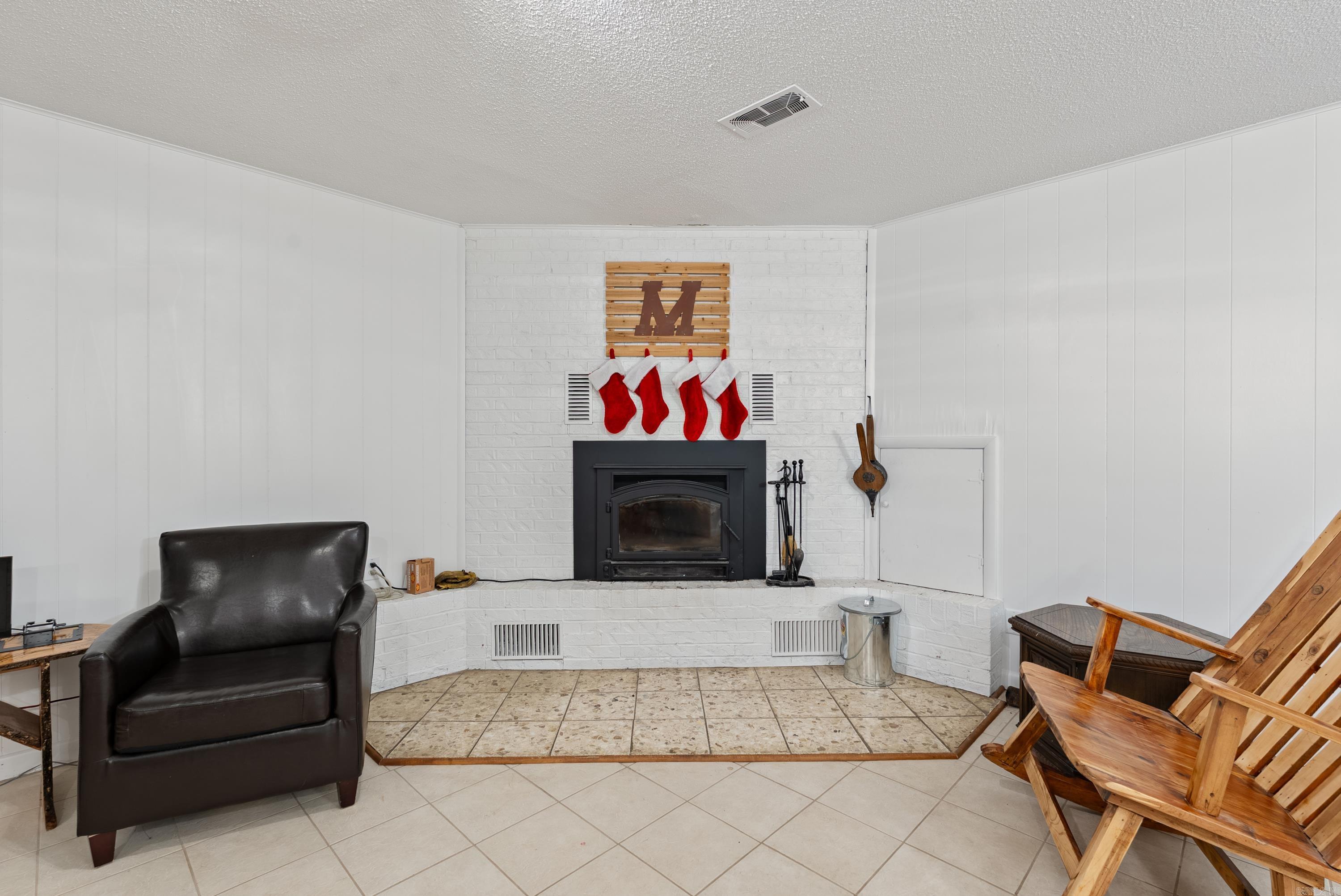 341 Douglas  Clinton, AR