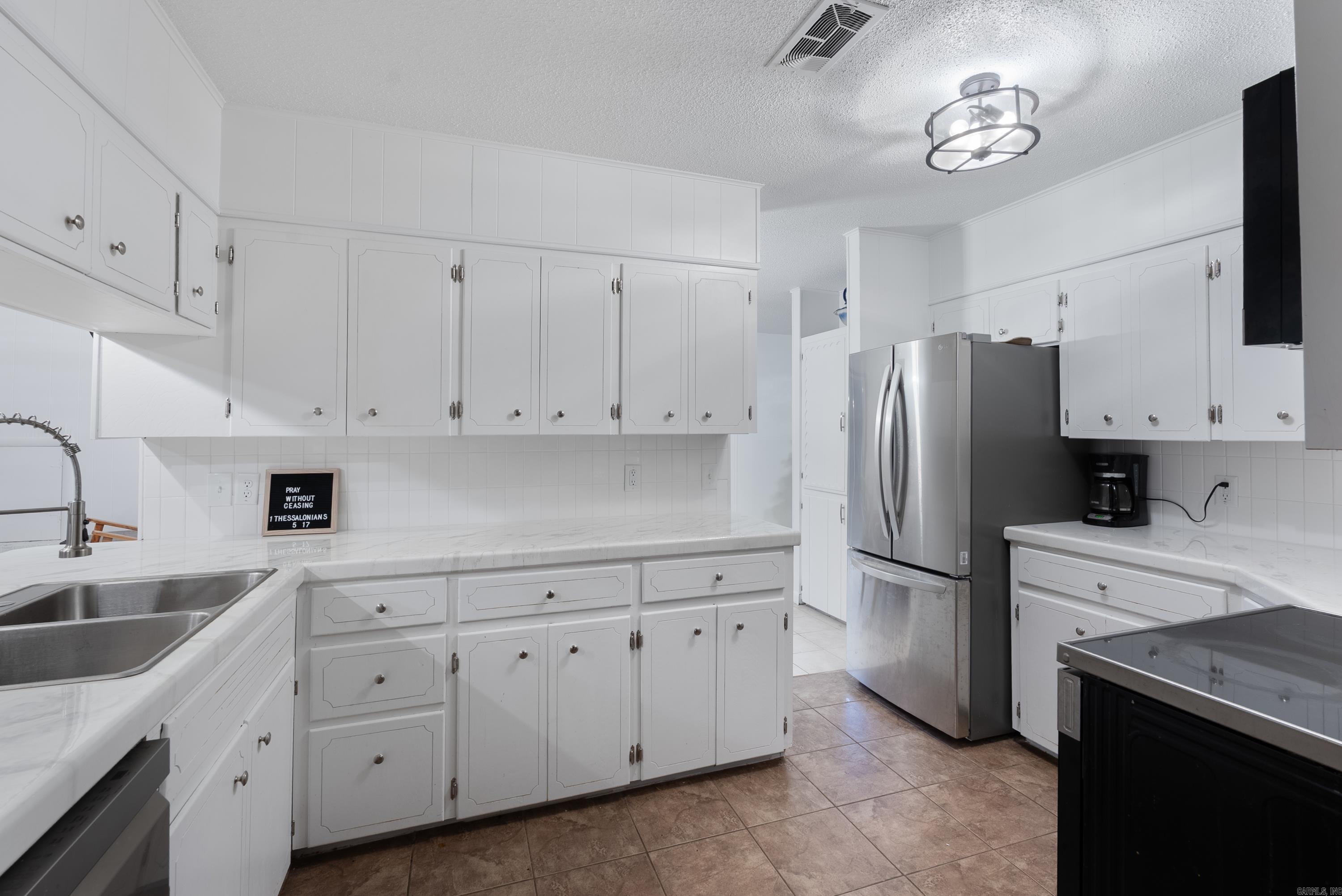 341 Douglas  Clinton, AR