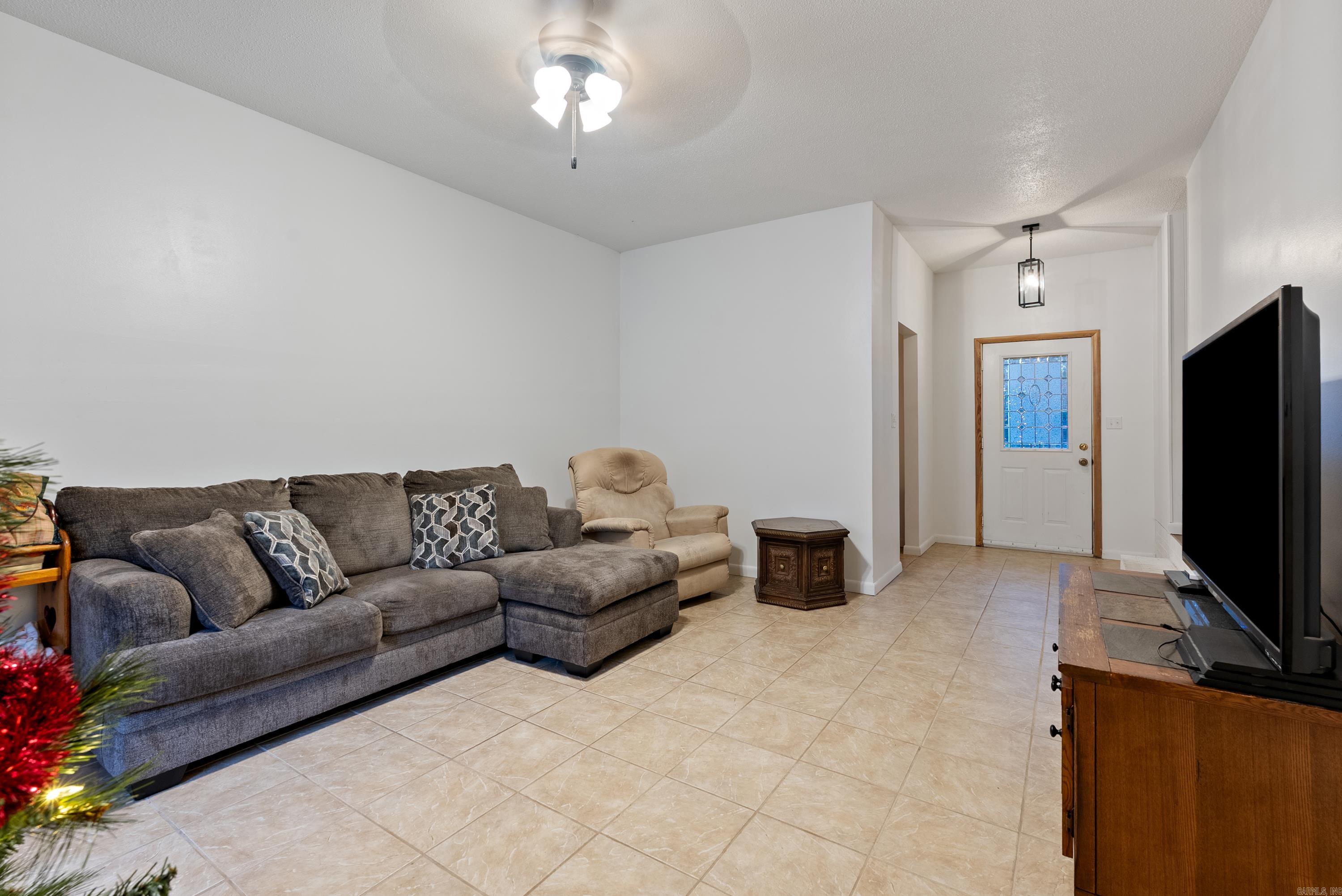 341 Douglas  Clinton, AR