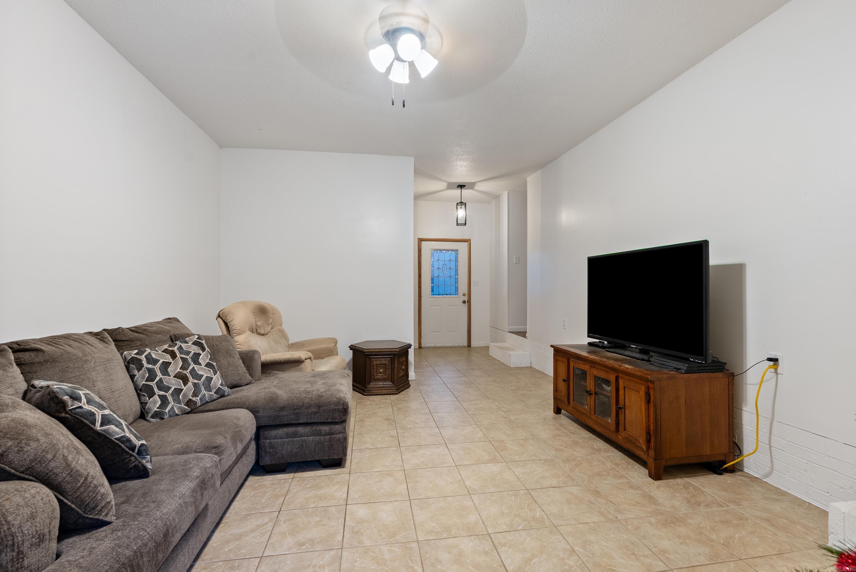 341 Douglas  Clinton, AR