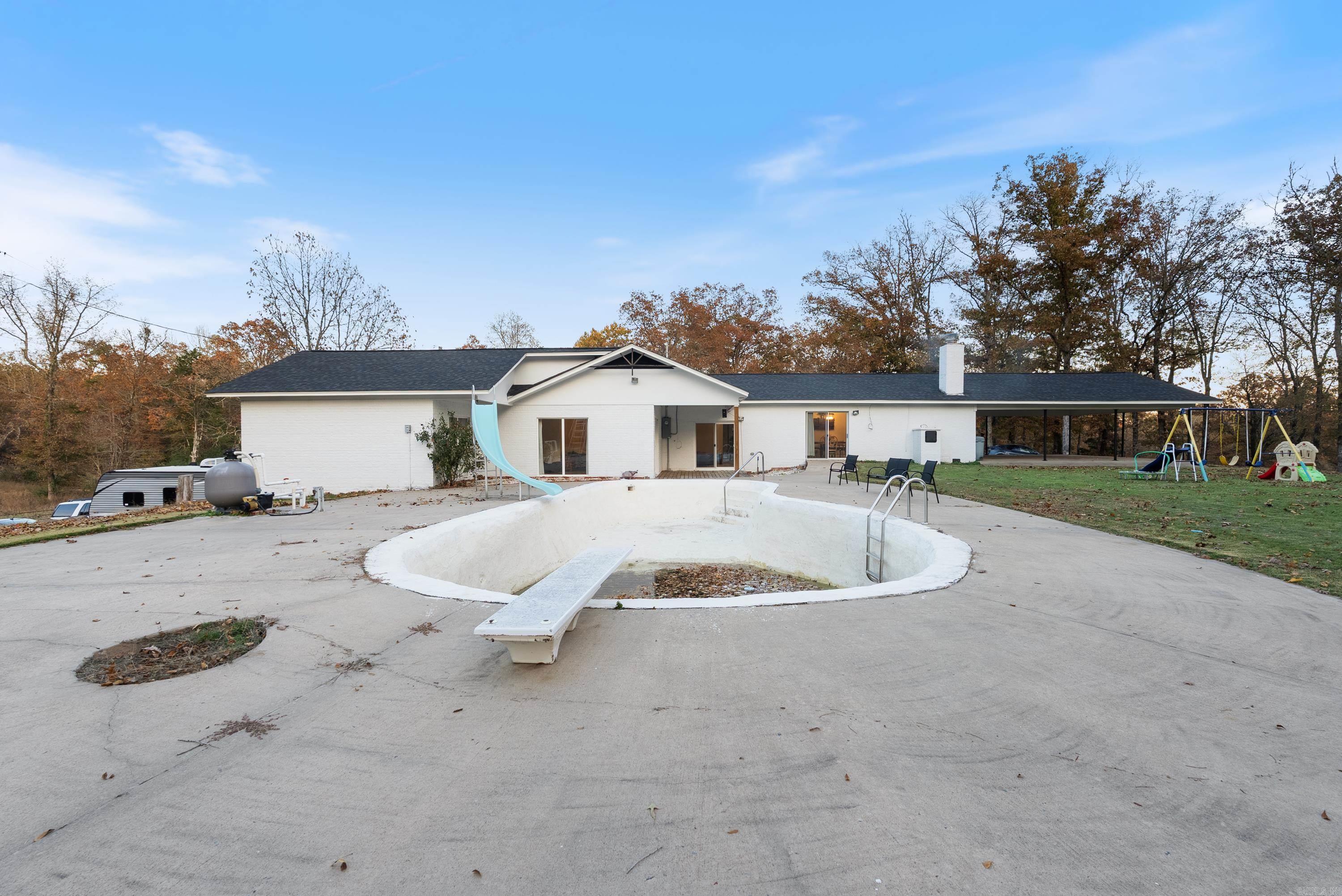 341 Douglas  Clinton, AR