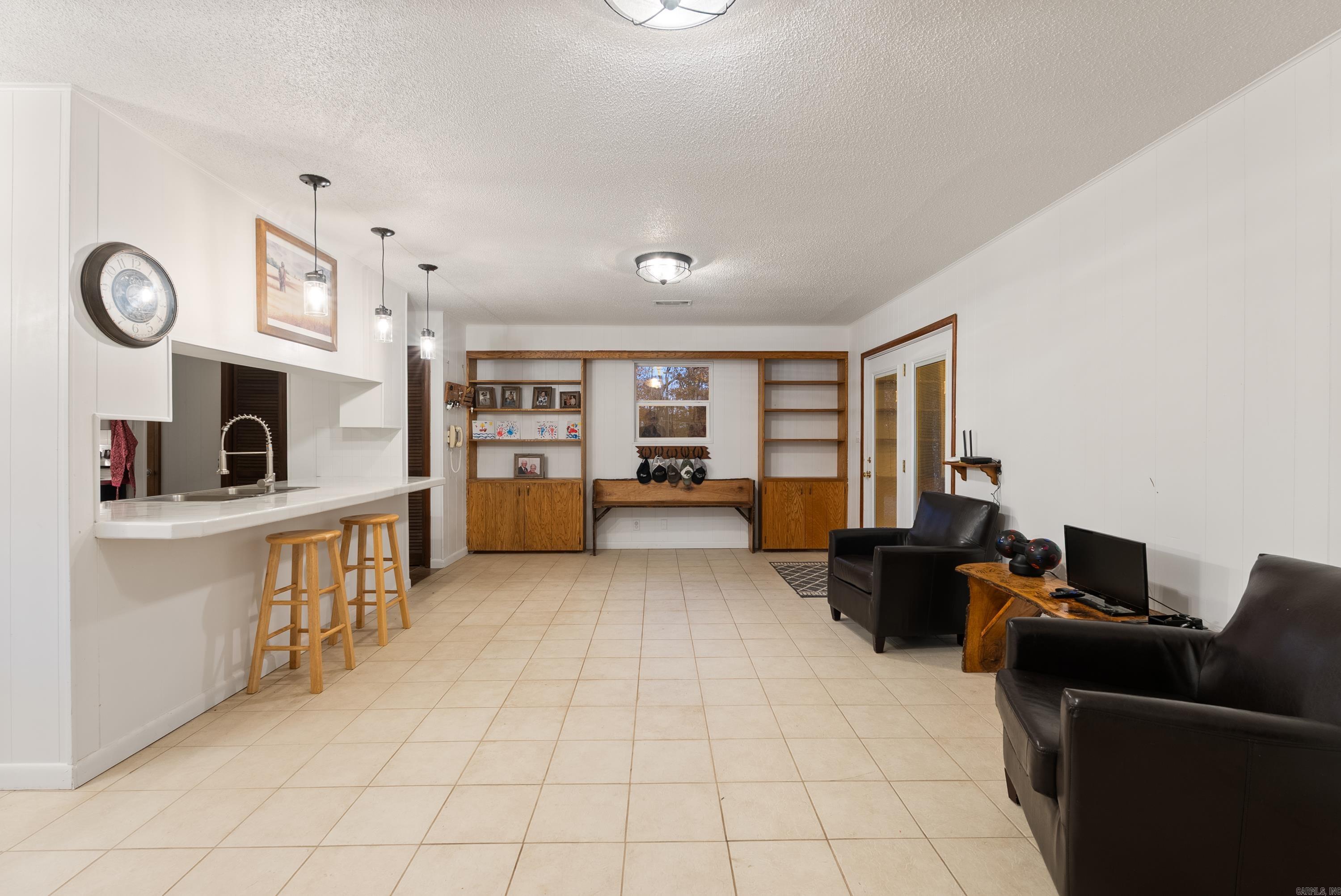 341 Douglas  Clinton, AR