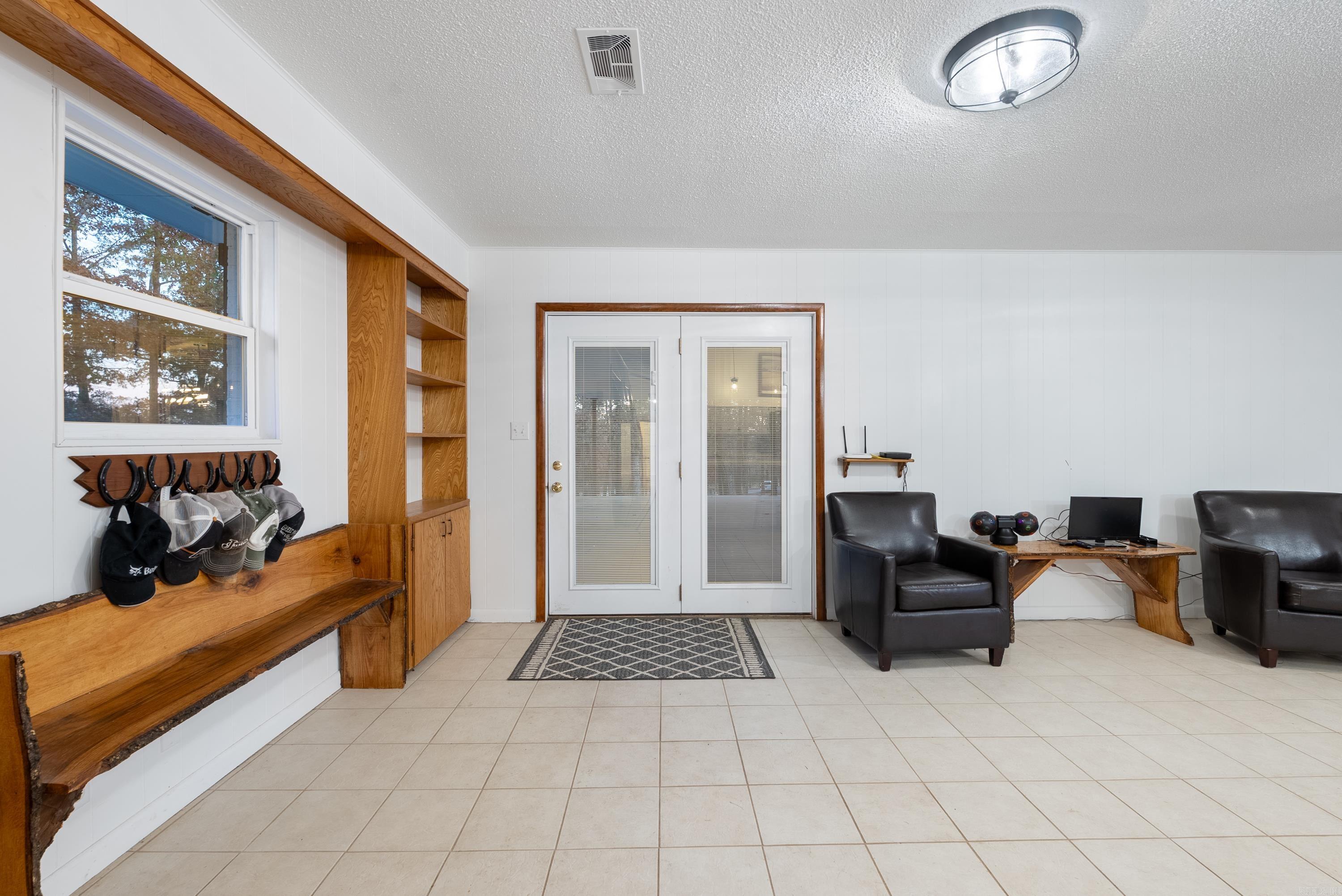 341 Douglas  Clinton, AR