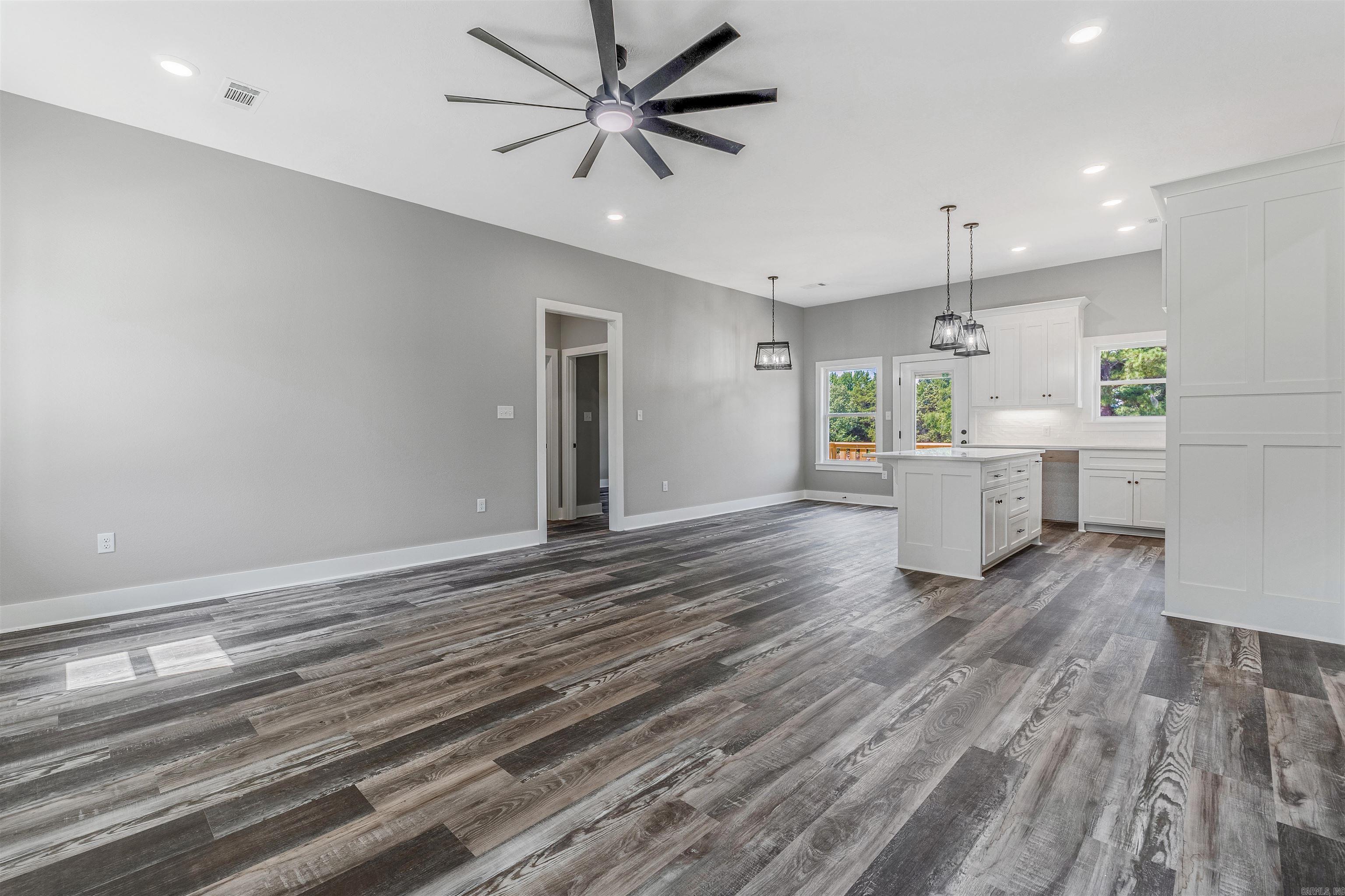 19 Mountain Grove Greenbrier, AR 72058