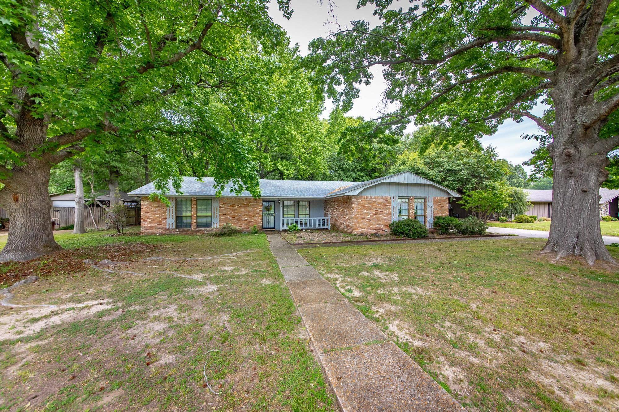 203 Cottonwood Drive England, AR 72046