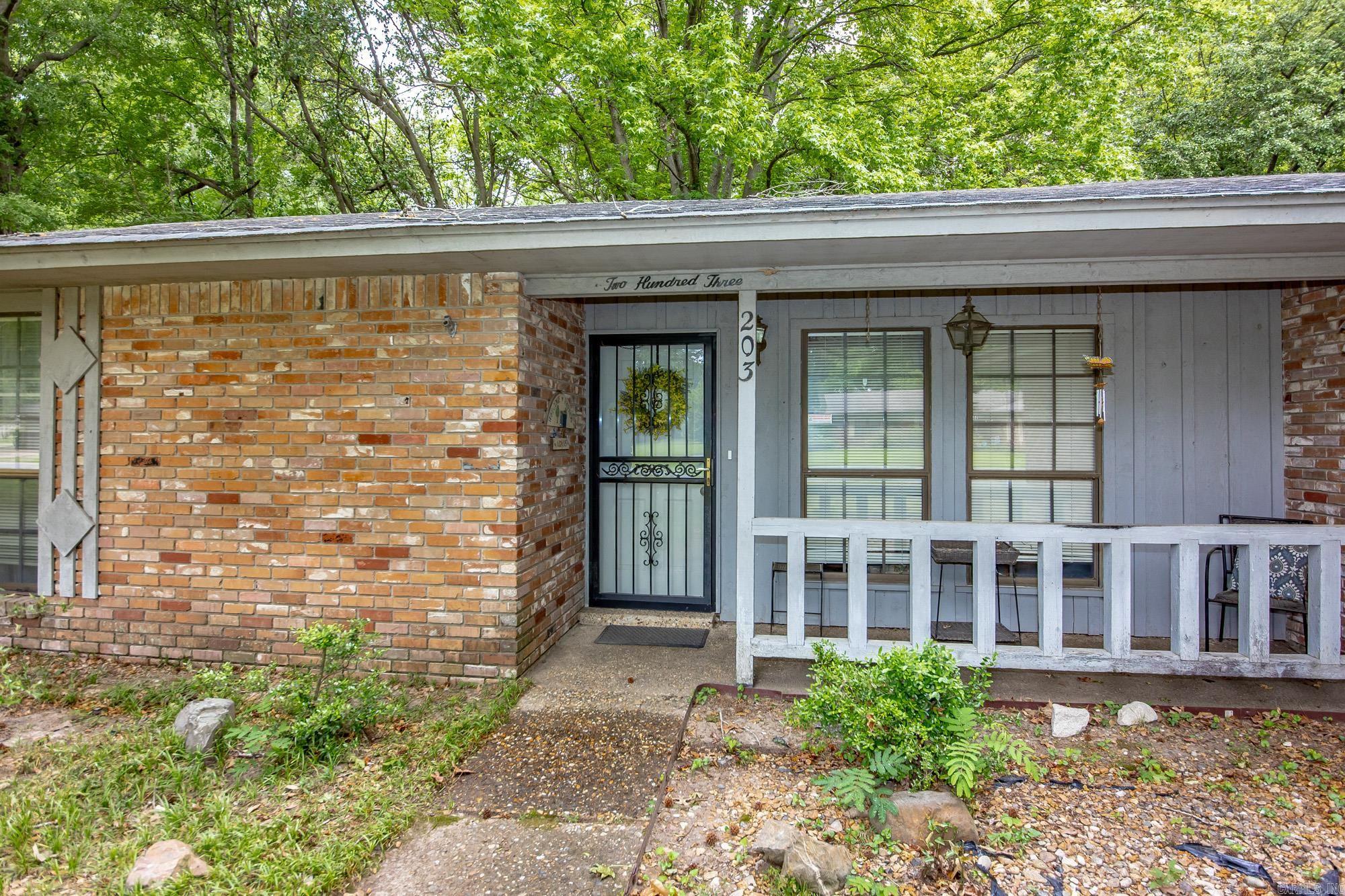 203 Cottonwood Drive England, AR 72046