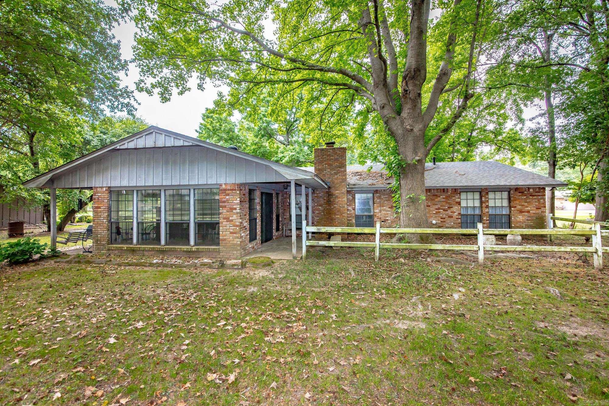 203 Cottonwood Drive England, AR 72046