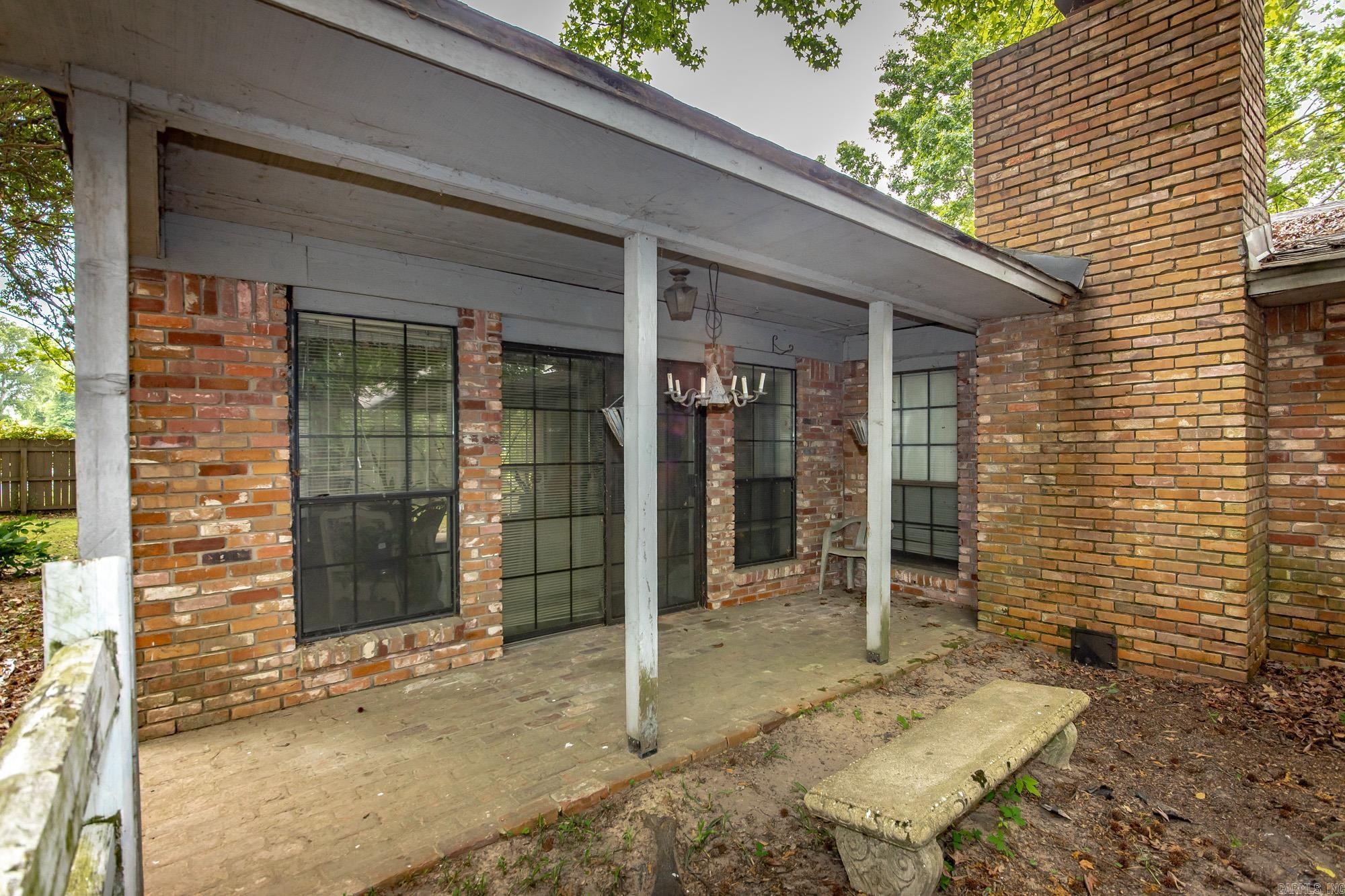 203 Cottonwood Drive England, AR 72046
