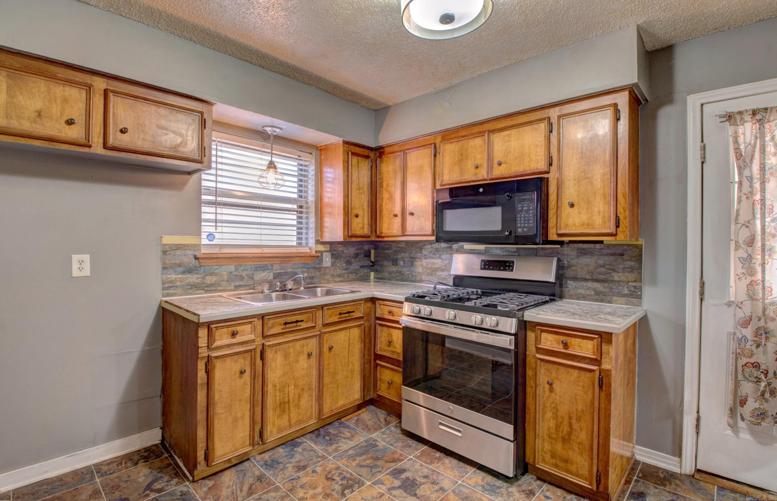 8 Bay  Little Rock, AR