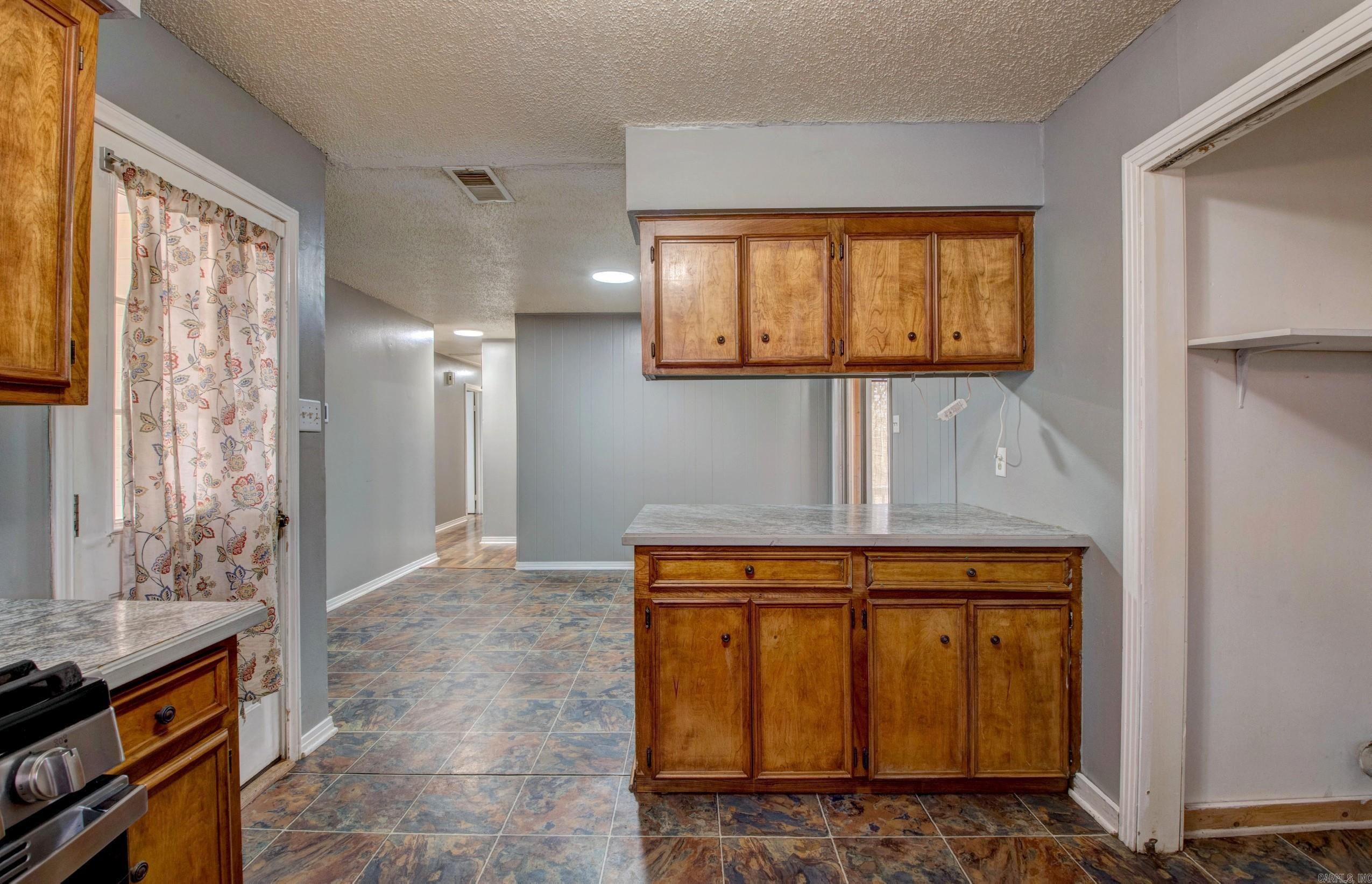 8 Bay  Little Rock, AR