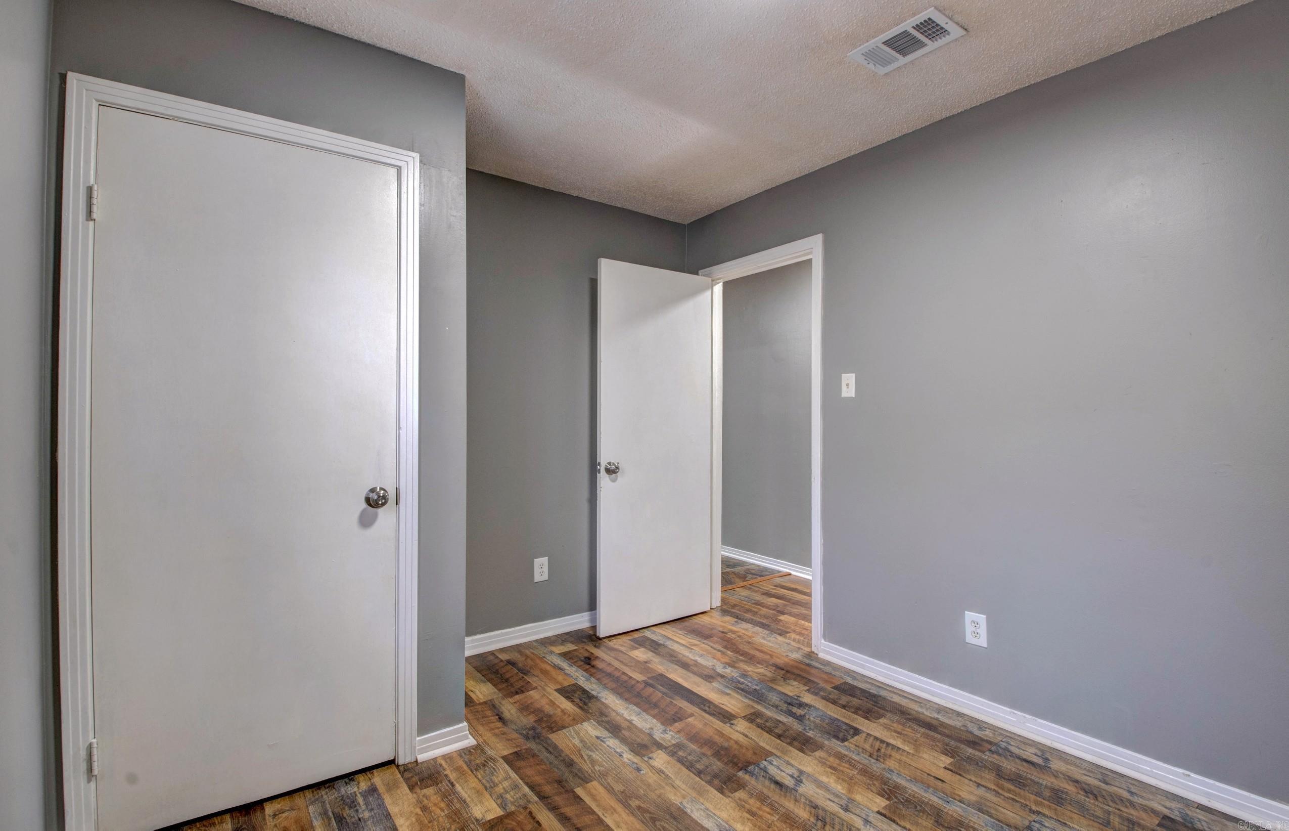 8 Bay  Little Rock, AR