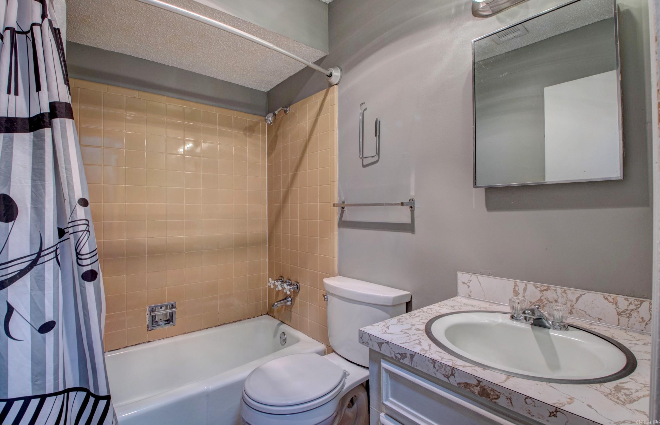 8 Bay  Little Rock, AR